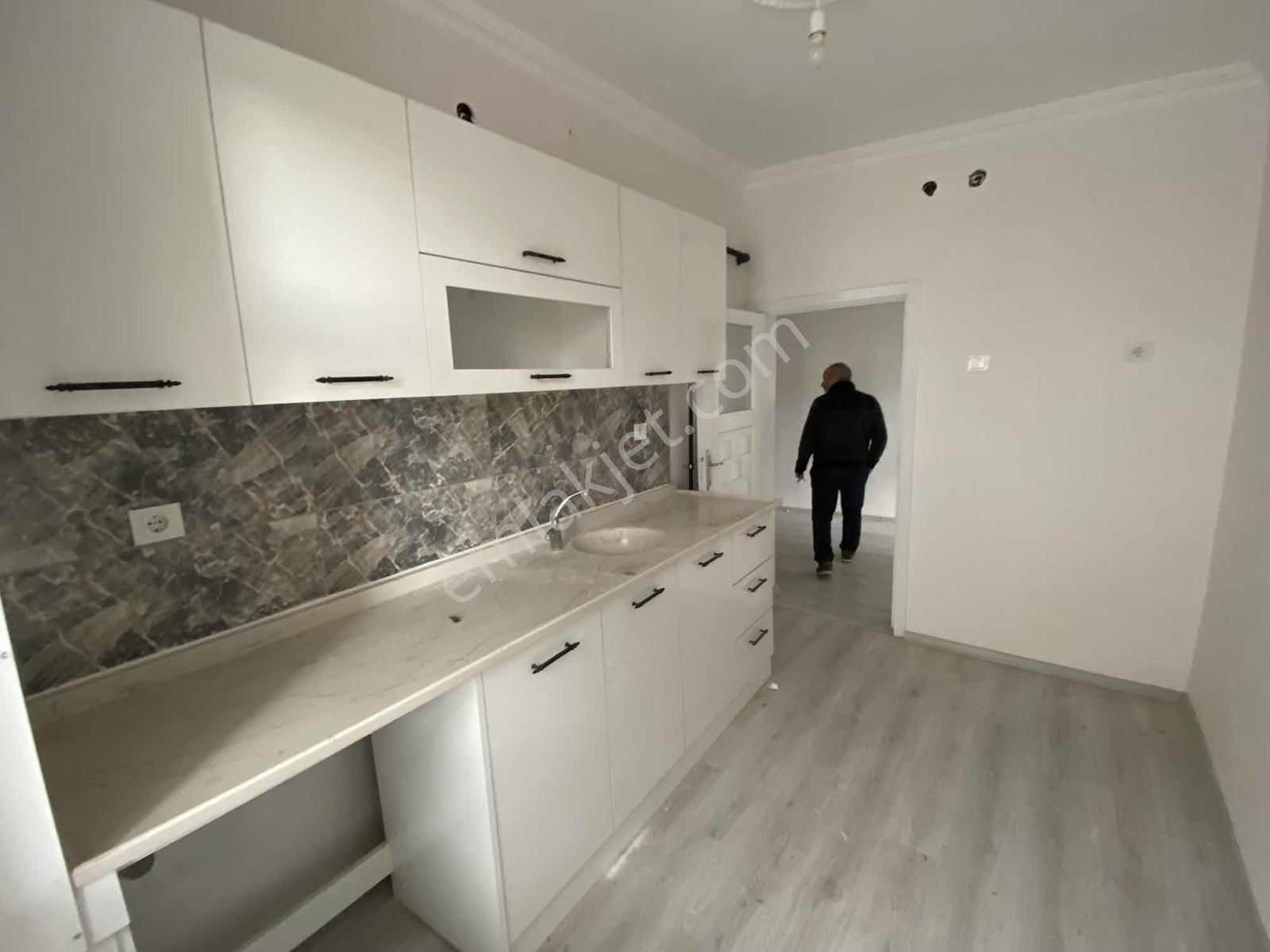 Net Emlaktan Cadde Üzeri Komple Yapılı 2+1 Ara Kat Daire - Görsel 33