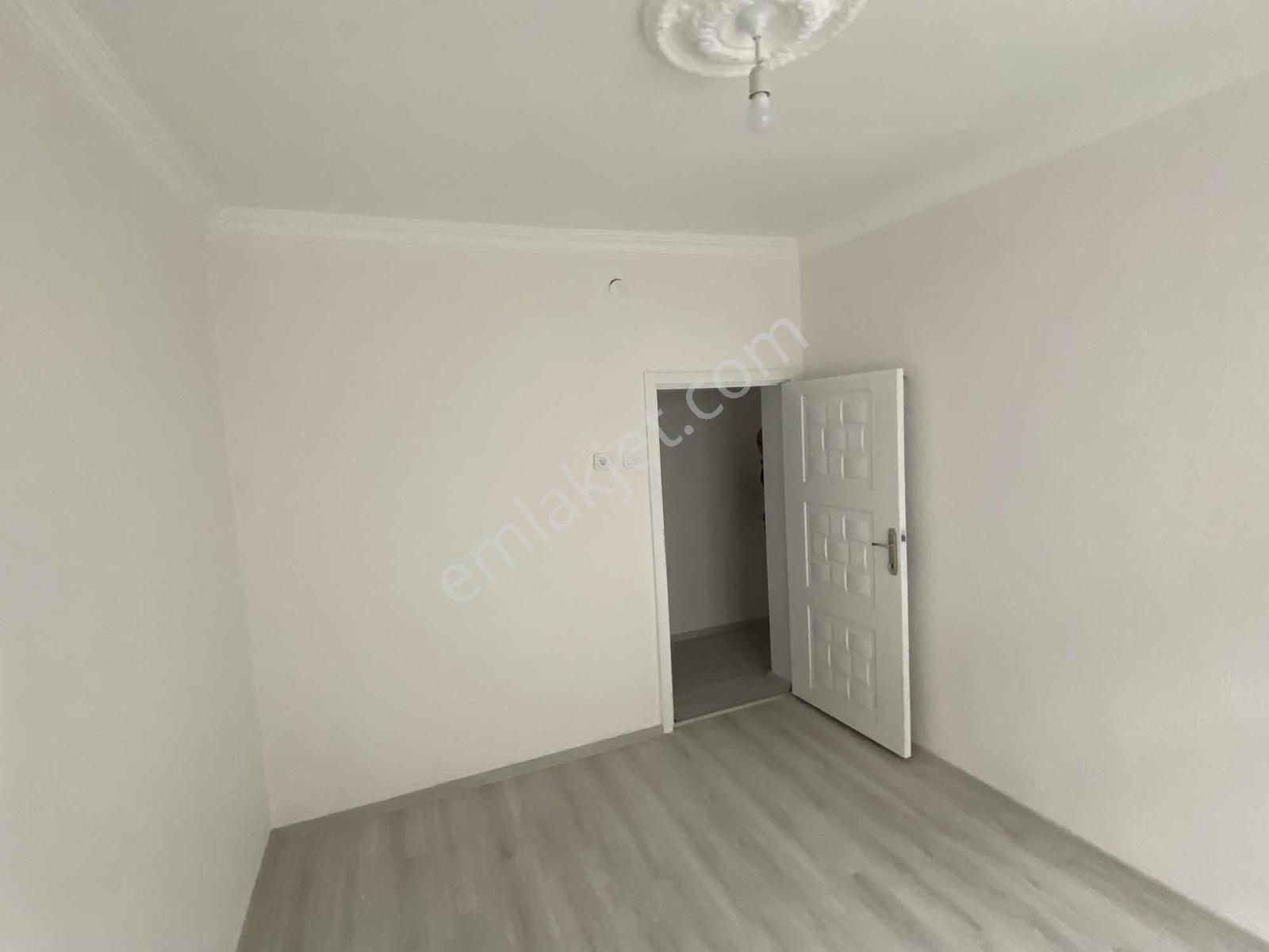 Net Emlaktan Cadde Üzeri Komple Yapılı 2+1 Ara Kat Daire - Görsel 16