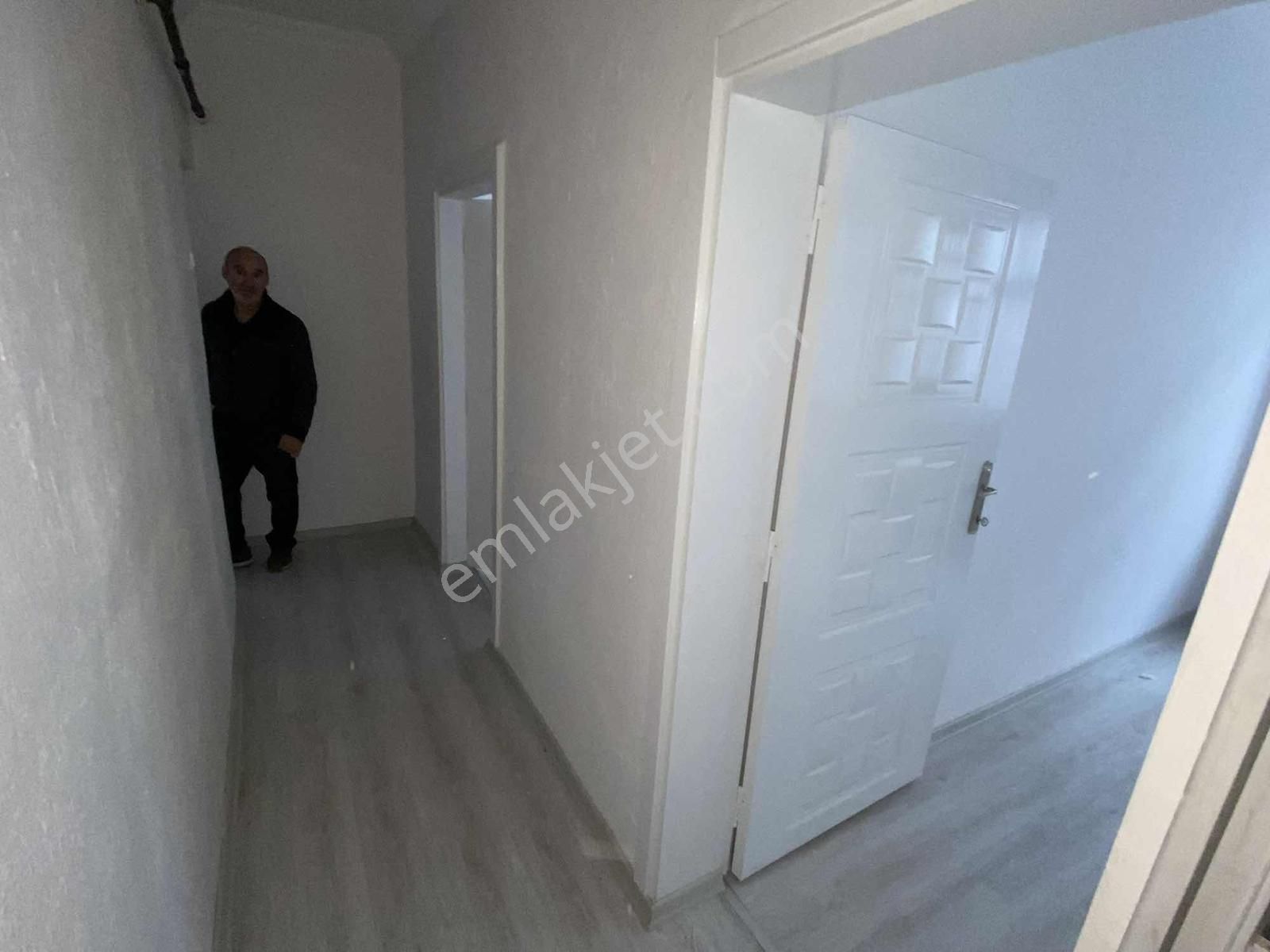 Net Emlaktan Cadde Üzeri Komple Yapılı 2+1 Ara Kat Daire - Görsel 21