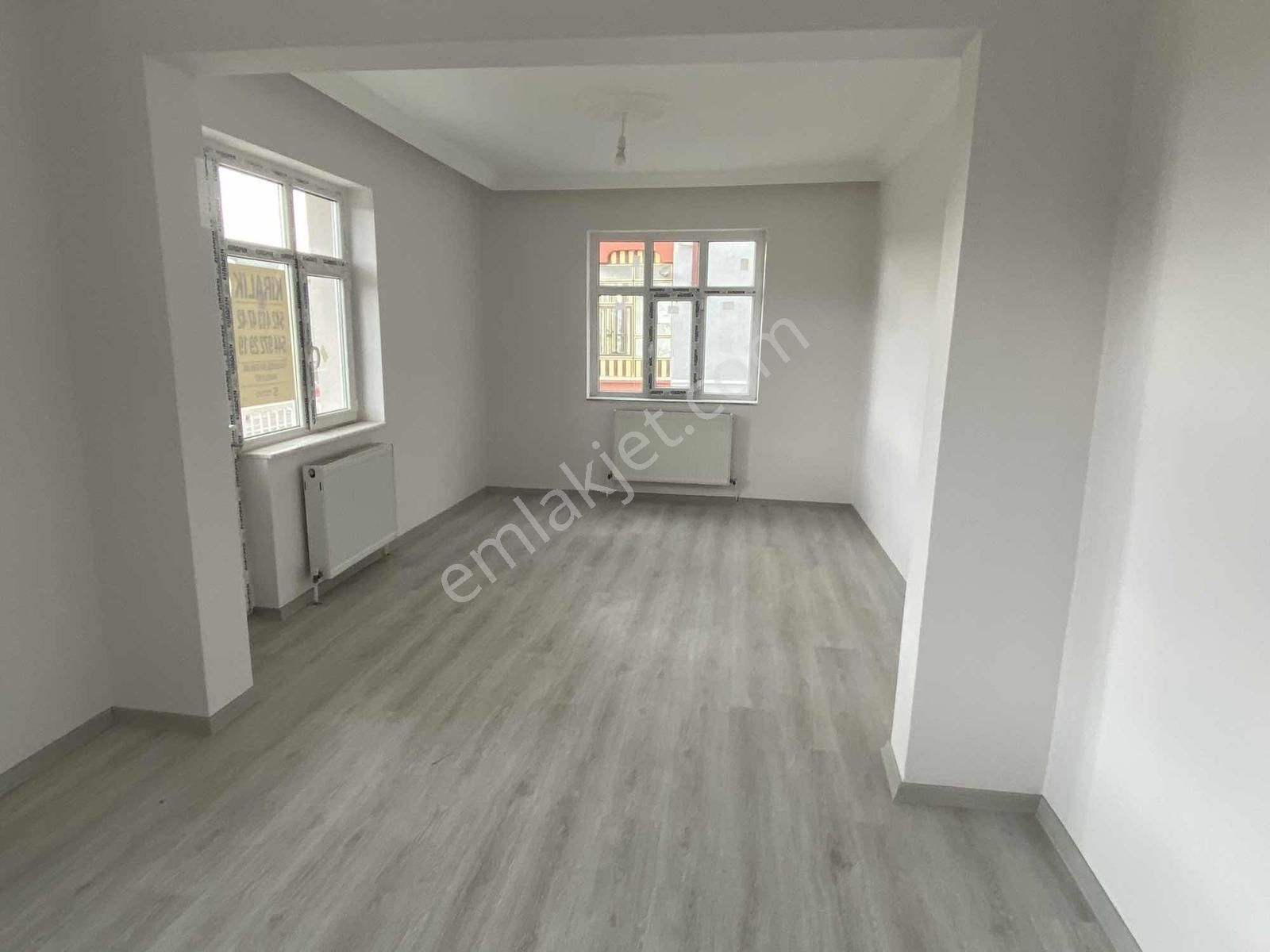 Net Emlaktan Cadde Üzeri Komple Yapılı 2+1 Ara Kat Daire - Görsel 8