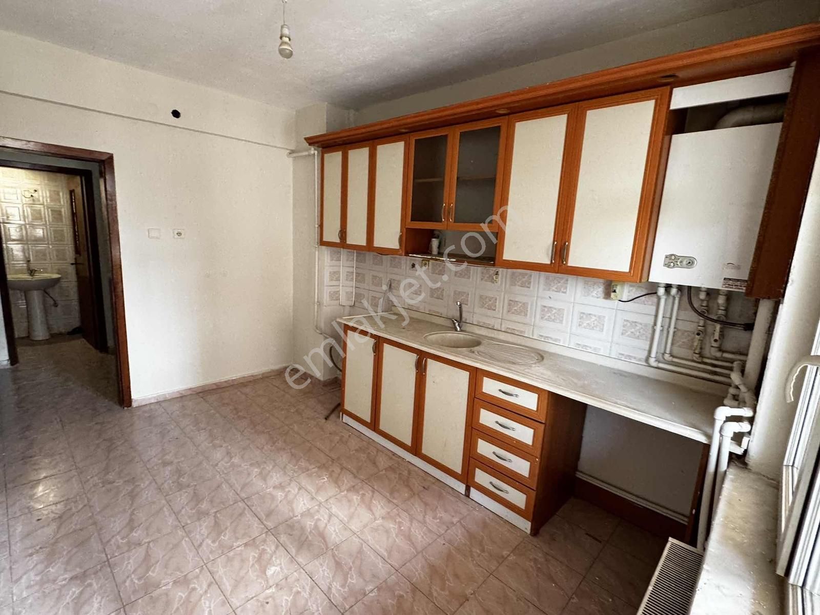 Net Emlaktan Yeni Bakımlı Ara Kat Kombili 3+1 Kiralık Daire - Görsel 13