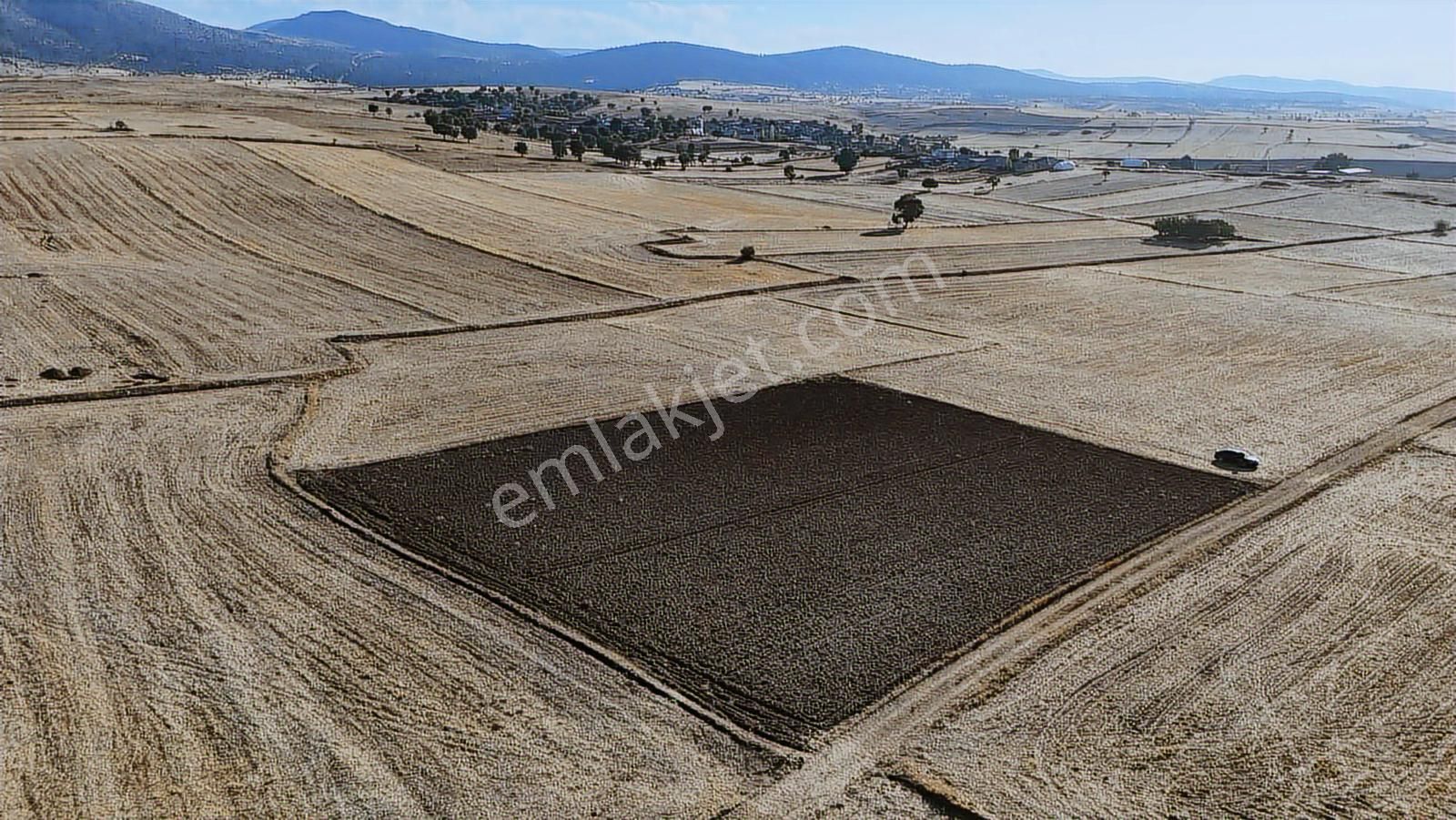 Net Emlaktan Kadınhanı Pirali Mahallesi 5.500 M2 Müstakil Tarla - Görsel 16