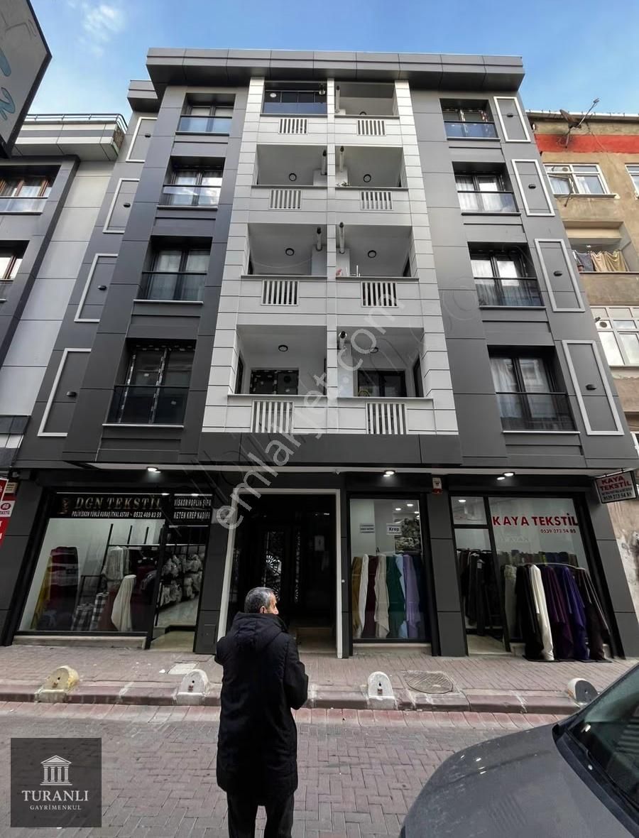 Tekstilin Merkezin'de Depolu Yeni Bina'da Dükkan