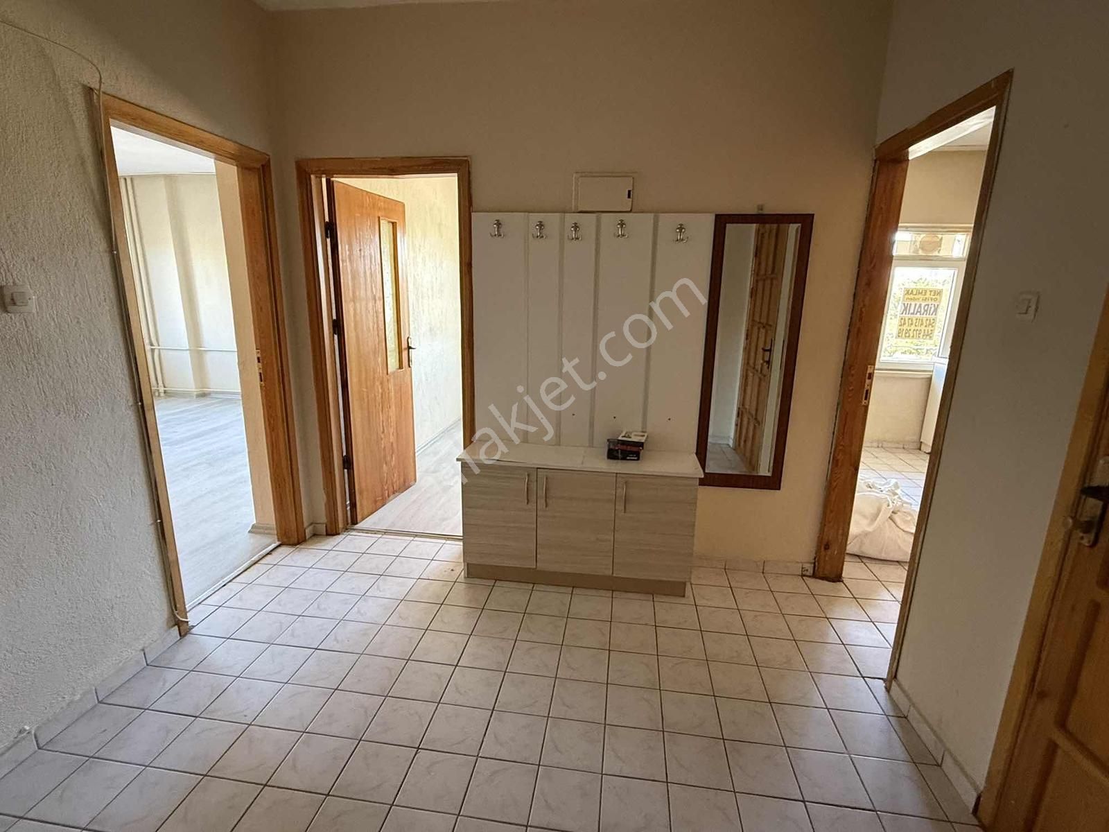 Net Emlaktan Mesaj Caddesinde Ara Kat Bakımlı 3+1 Daire - Görsel 33