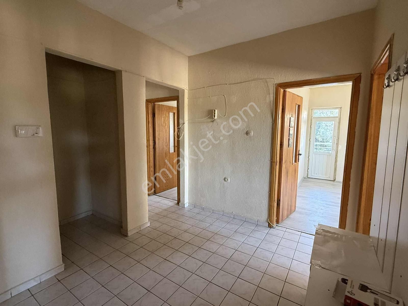 Net Emlaktan Mesaj Caddesinde Ara Kat Bakımlı 3+1 Daire - Görsel 2