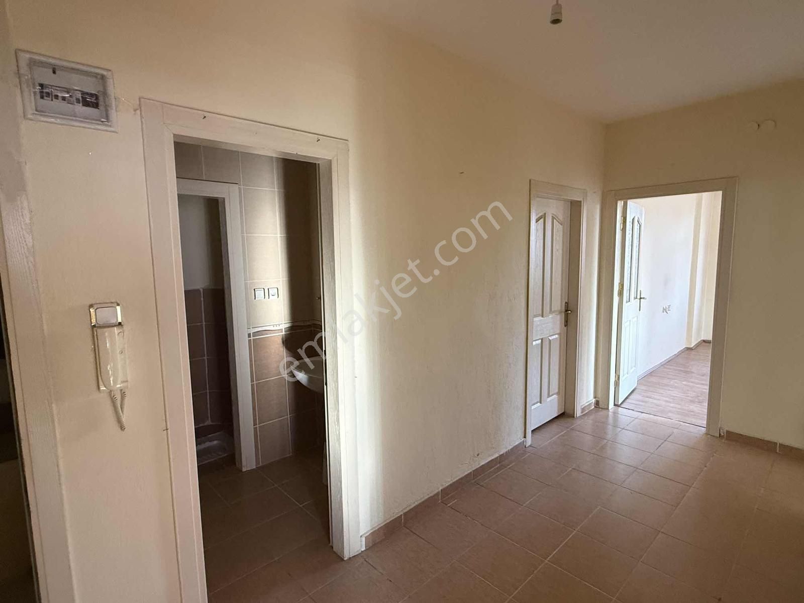 Net Emlaktan 2+1 Ara Kat Bakımlı Kiralık Daire - Görsel 24