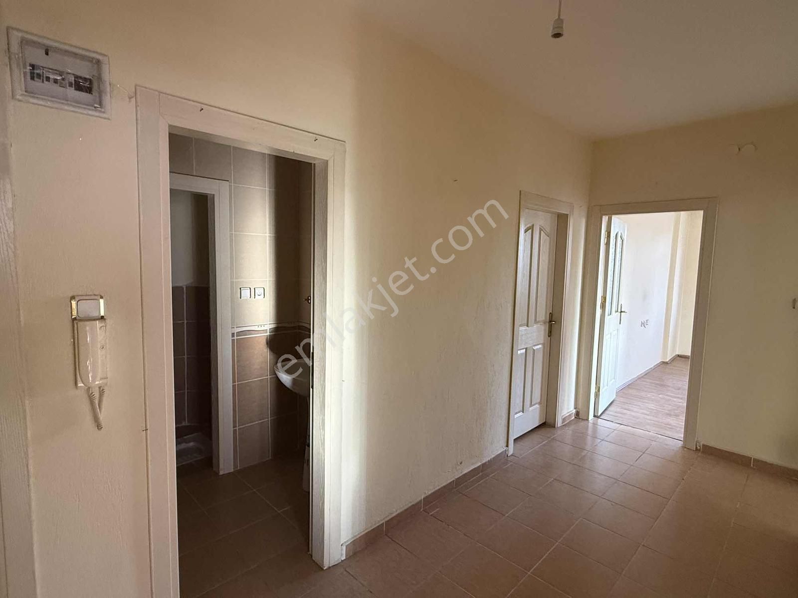 Net Emlaktan 2+1 Ara Kat Bakımlı Kiralık Daire - Görsel 18