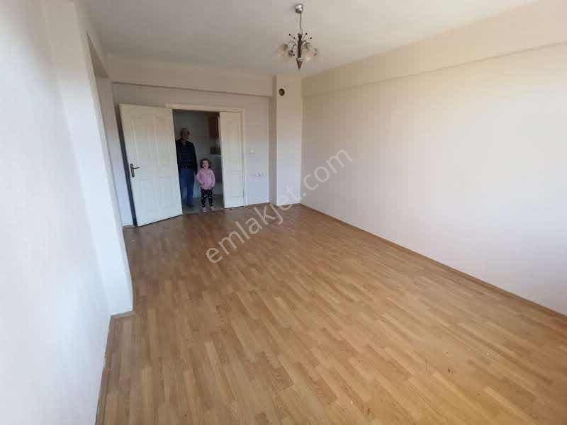 Net Emlaktan Üniversite Karşısında 3+1 Ara Kat Yeni Bina Bakımlı - Görsel 10