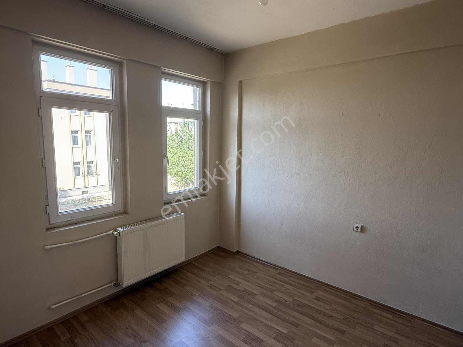 Net Emlaktan Üniversite Karşısında 3+1 Ara Kat Yeni Bina Bakımlı - Görsel 16