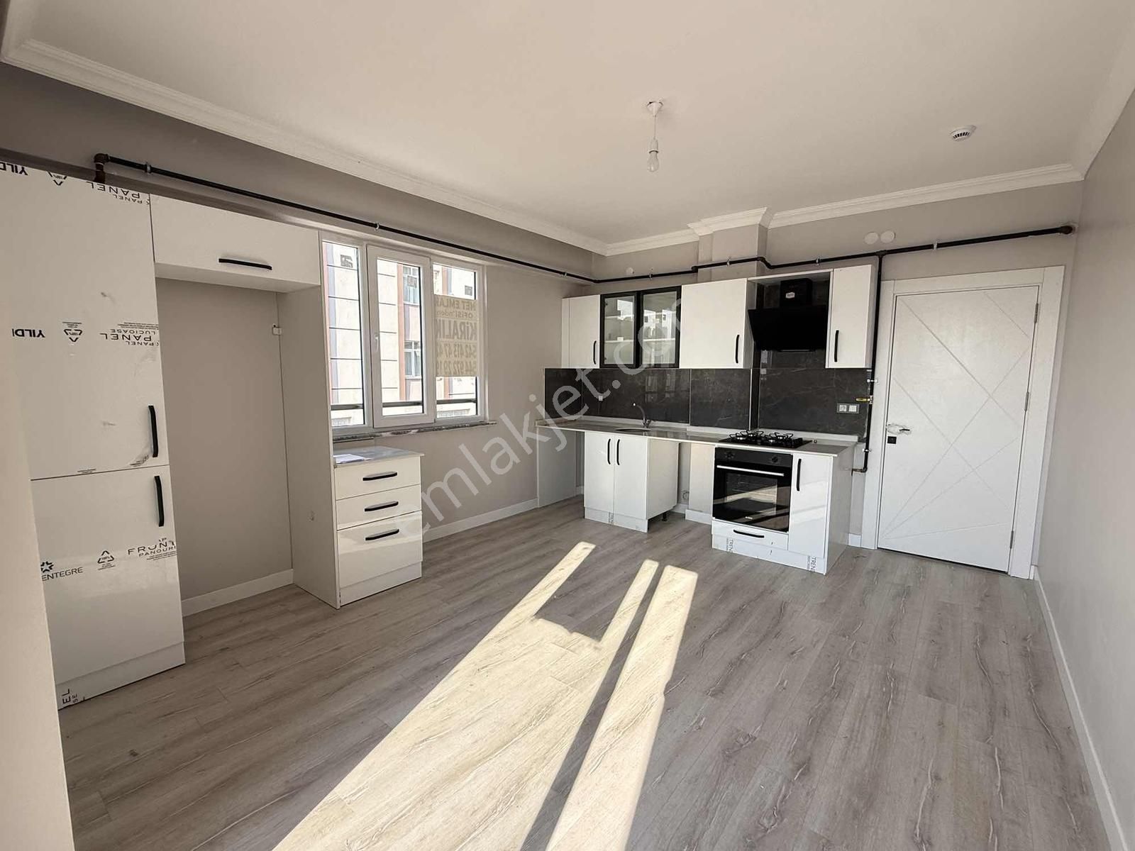 Net Emlaktan Beyhekim Mah Stüdyo Ara Kat Geniş 1+1 - Görsel 11