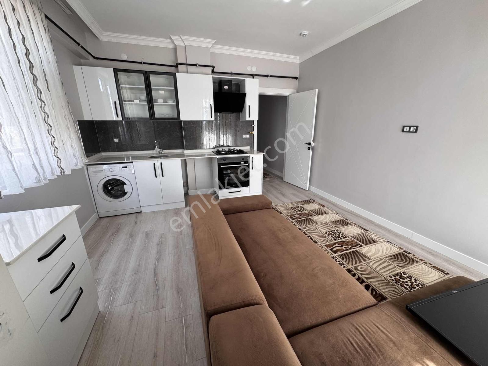 Net Emlaktan Beyhekim Mah Eşyalı Stüdyo Ara Kat Geniş 1+1 - Görsel 2