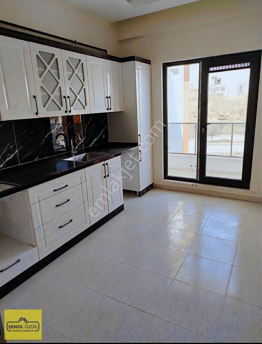 Şenol'dan Kiralık 2+1 Zemin Kat Daire Kelebekler Vadisinde - Görsel 7