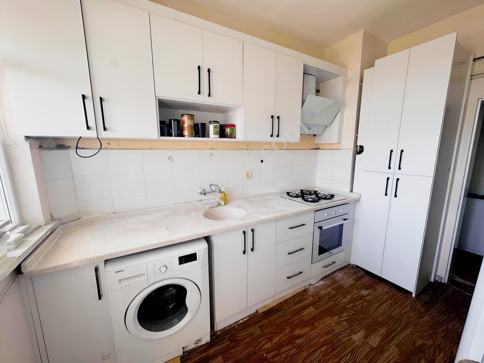 Net Emlaktan Güney Cephe Önü Açık Bakımlı Ara Kat 3+1 Daire