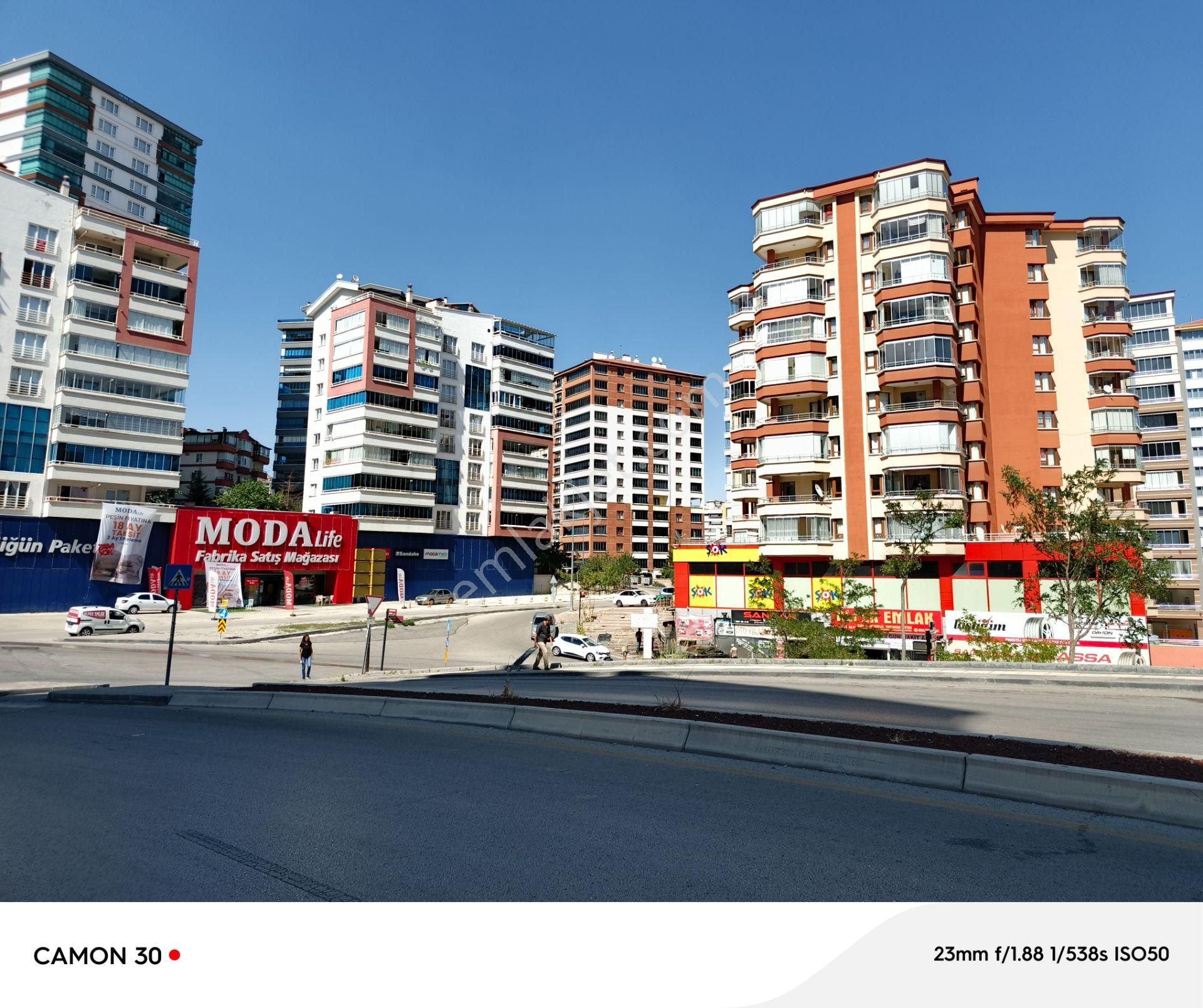 Kızılcahamam Cadde Üzerinde 3 Katlı 600 M2 +bahçe Her İşe Uygun - Görsel 6