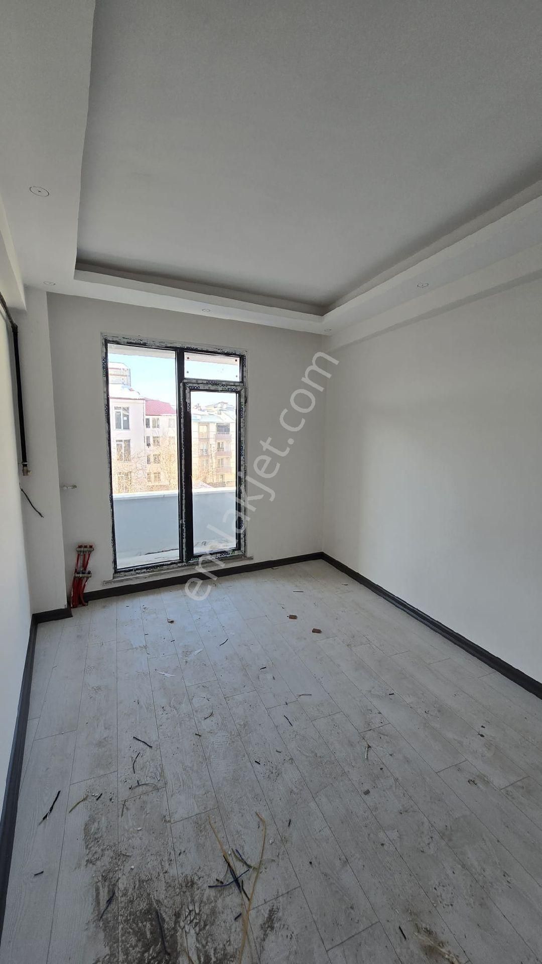 Şehitler Mahallesi Satılık 1+1 Apart