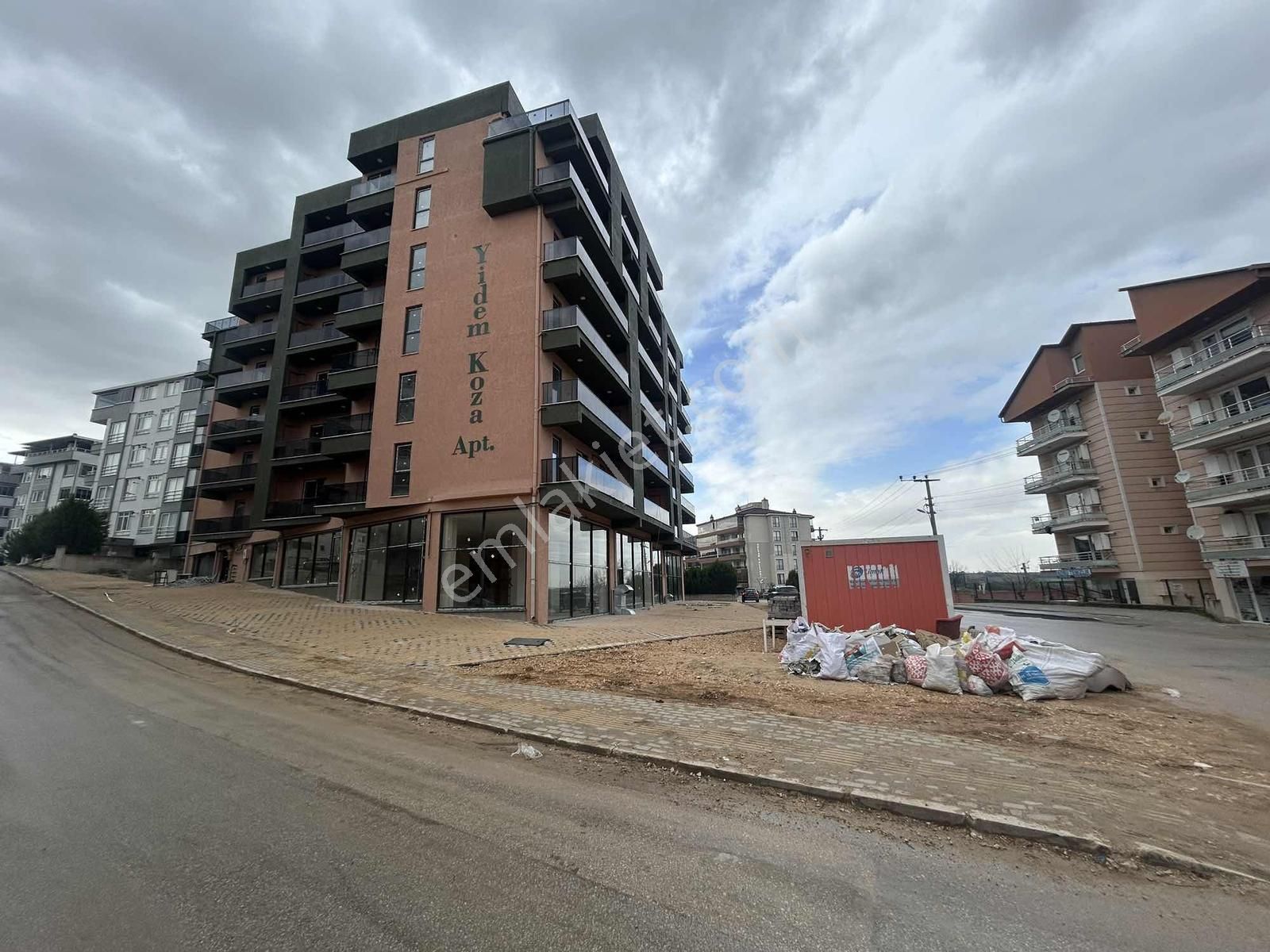 Görükle Koza Caddesi 500m2 Zemin 250m2 Alt Kat Kiralık Dükkan - Görsel 6