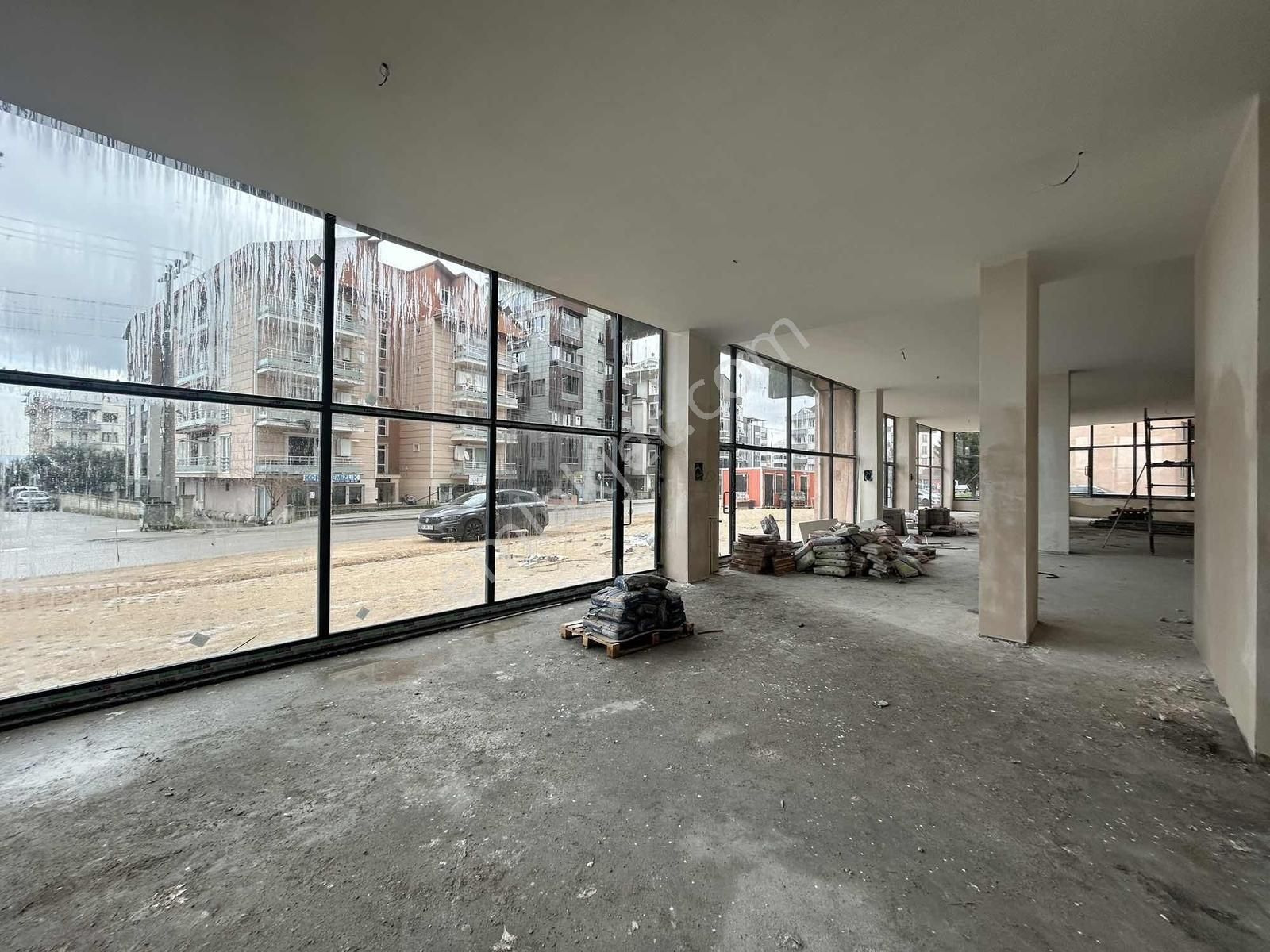 Görükle Koza Caddesi 500m2 Zemin 250m2 Alt Kat Kiralık Dükkan - Görsel 4