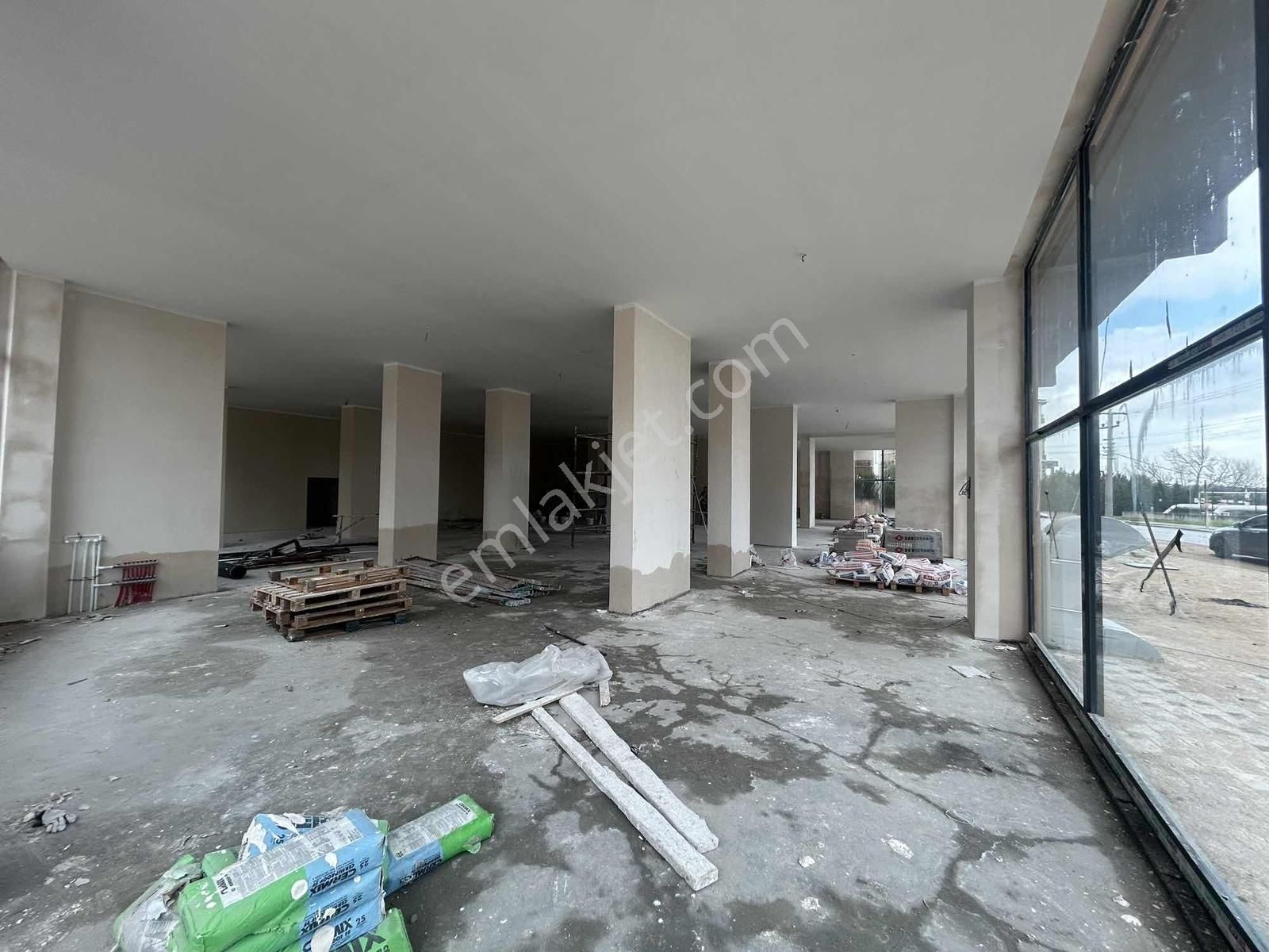 Görükle Koza Caddesi 500m2 Zemin 250m2 Alt Kat Kiralık Dükkan - Görsel 2