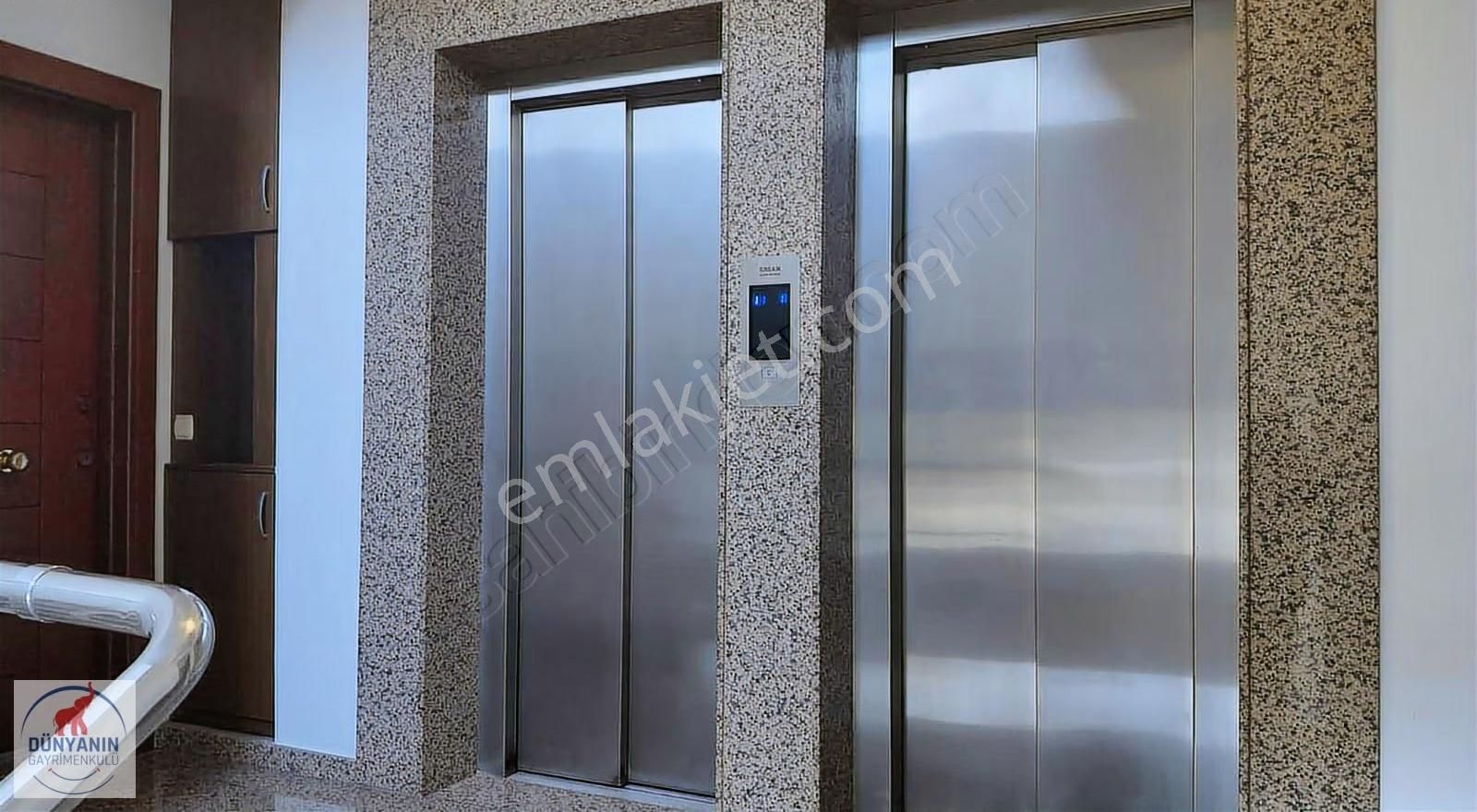 Caddebostanda Merkezi Konumda 3+1 Kiralık Daire