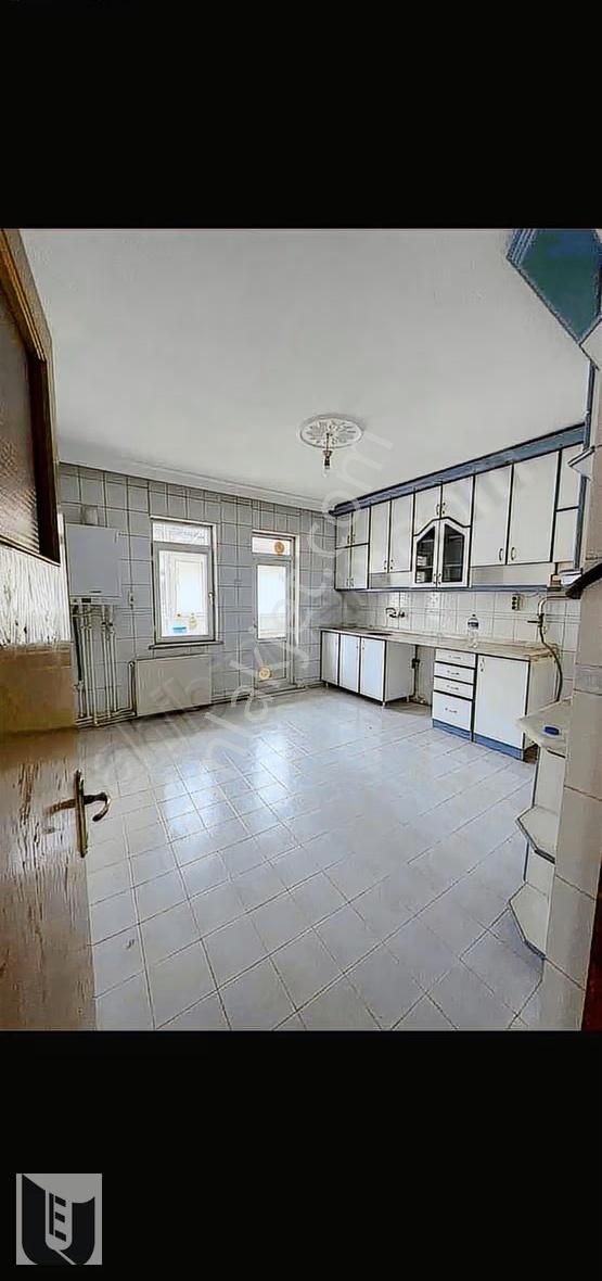 Uydukent Emlaktan Kiralık Daire 142 M2 / Fatih Mah. - Görsel 11