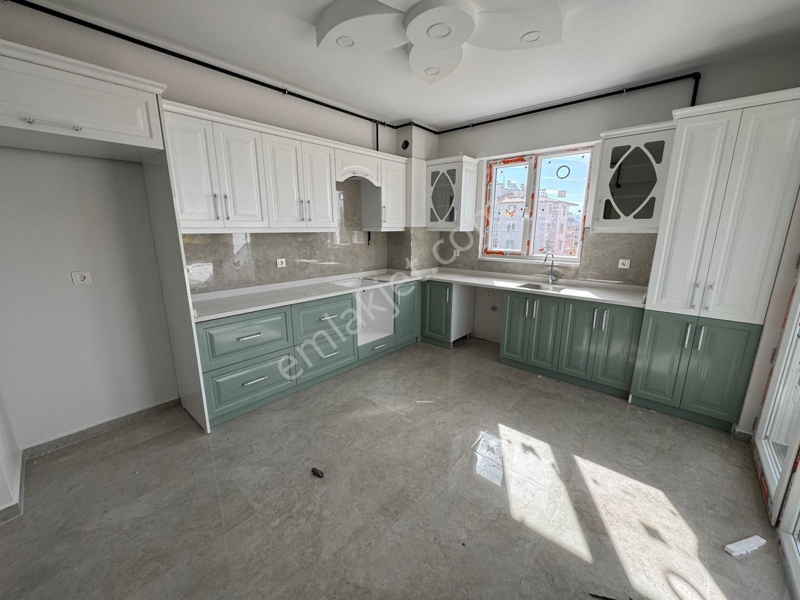 Salı Pazarı Mevkinde Satılık Sıfır Ara Kat Lüks Daire - Görsel 3