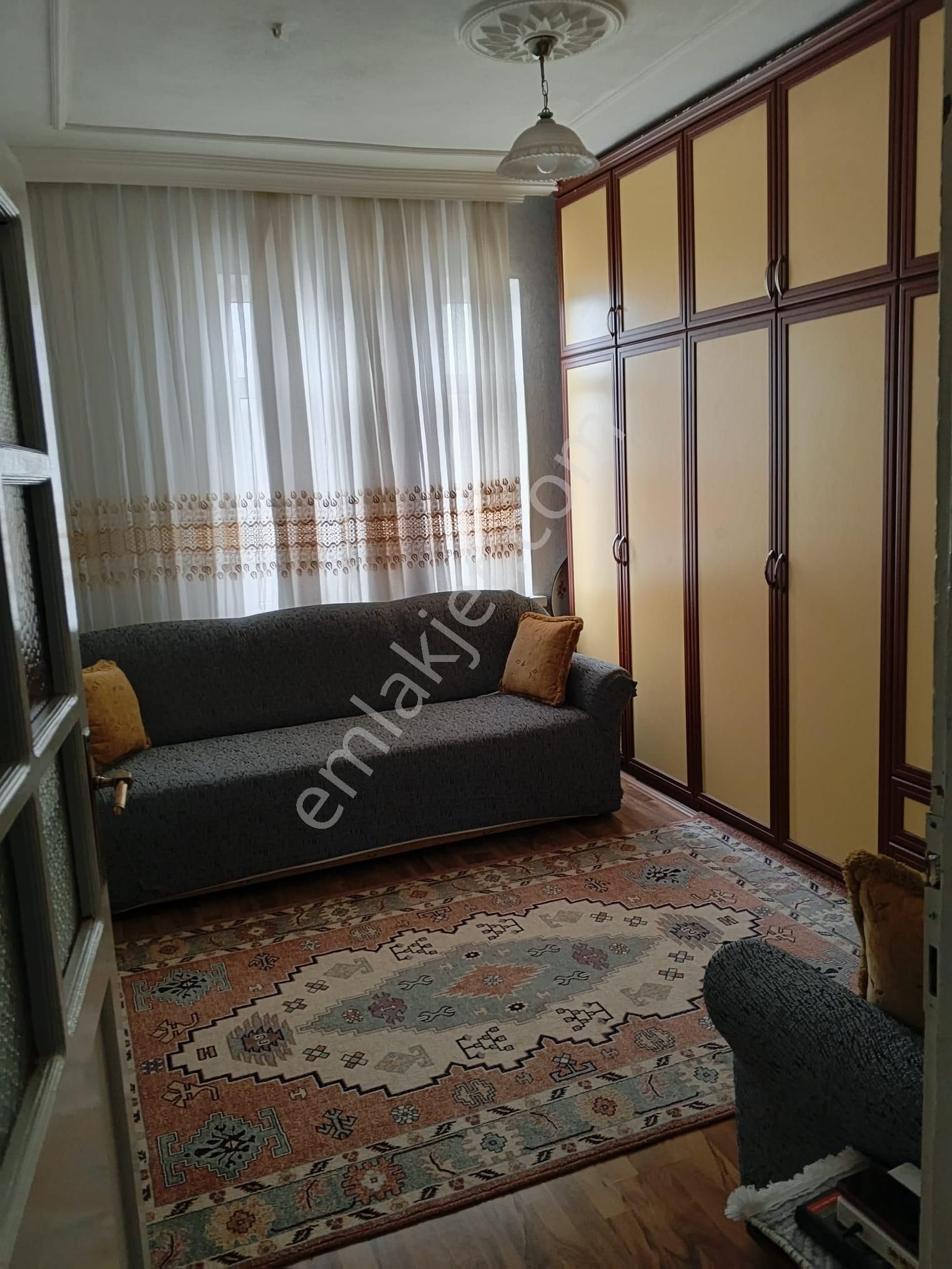 Hırhırik Gümüşkavakta 1114 Metre Arsa Payı 25 Yıllık Hasarsız Doğalgazlı 2 Kat Daire Satılıktır