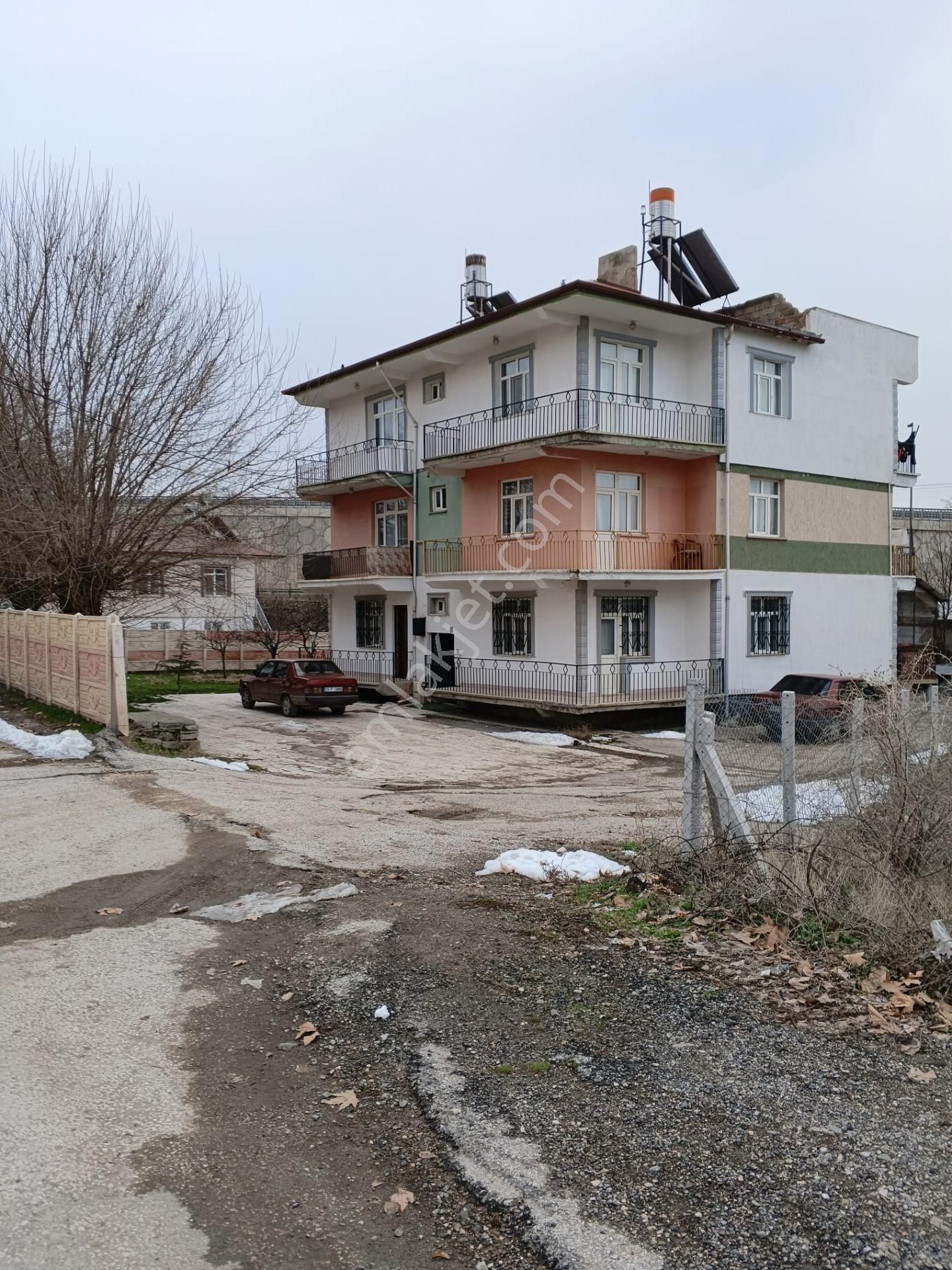 Hırhırik Gümüşkavakta 1114 Metre Arsa Payı 25 Yıllık Hasarsız Doğalgazlı 2 Kat Daire Satılıktır - Görsel 4