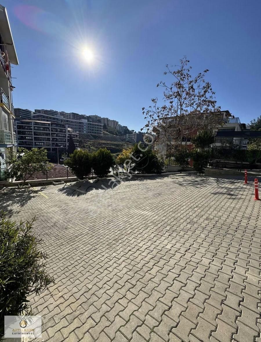 Kuşadası Ege Mahallesinde Havuzlu Ara Kat Asansörlü 2+1 Daire - Görsel 13