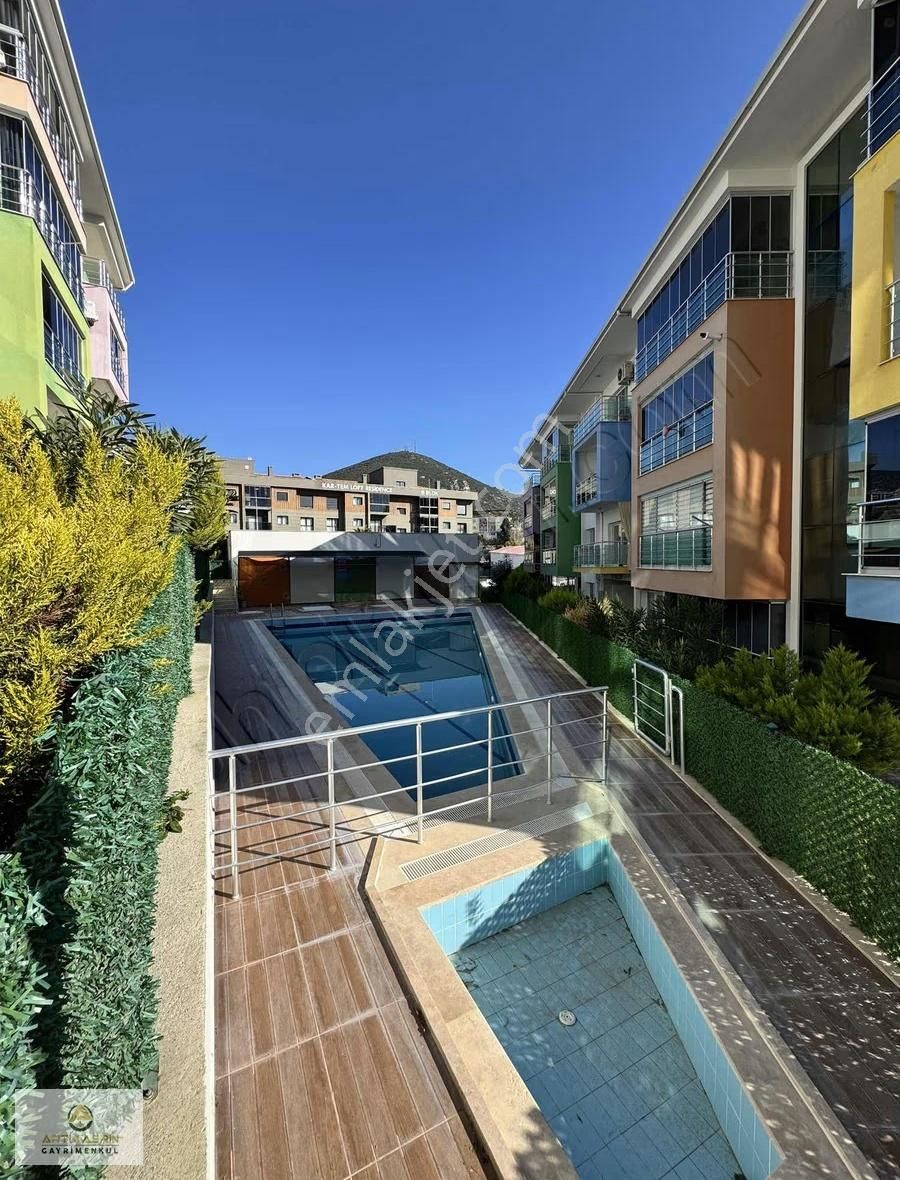 Kuşadası Ege Mahallesinde Havuzlu Ara Kat Asansörlü 2+1 Daire - Görsel 14