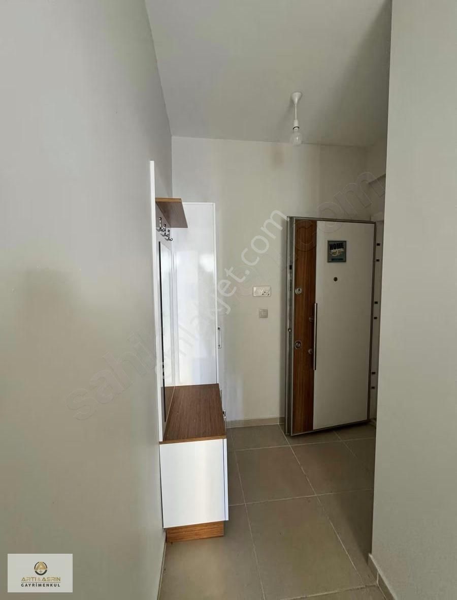 Kuşadası Ege Mahallesinde Havuzlu Ara Kat Asansörlü 2+1 Daire - Görsel 6