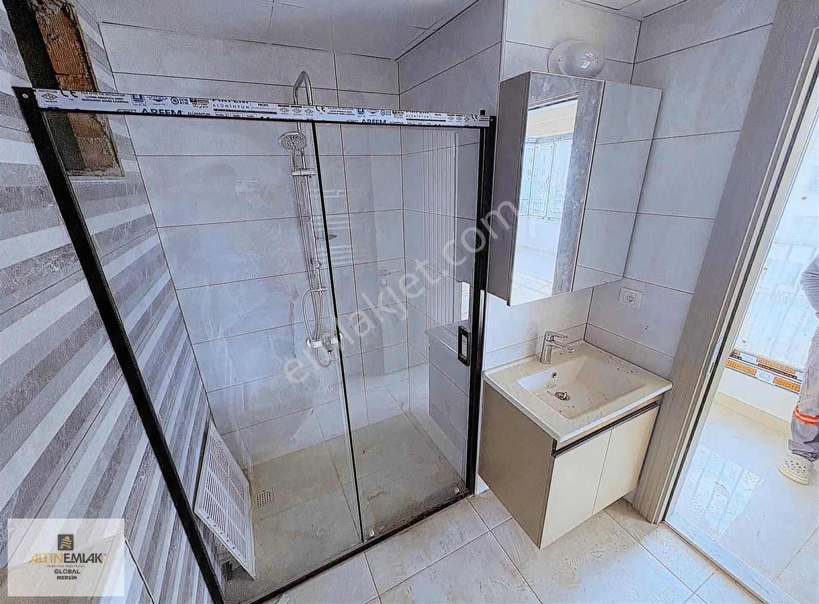 Altın Emlak'tn Futbol Sahası Arkası Ferah, Doğalgazlı 1+1 - Görsel 17