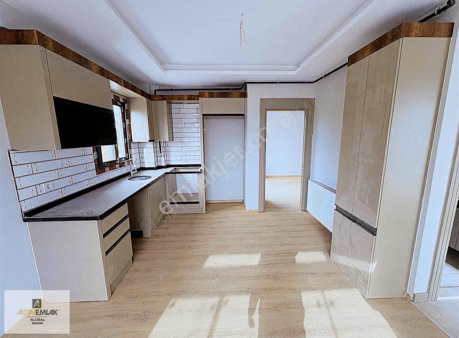 Altın Emlak'tn Futbol Sahası Arkası Ferah, Doğalgazlı 1+1