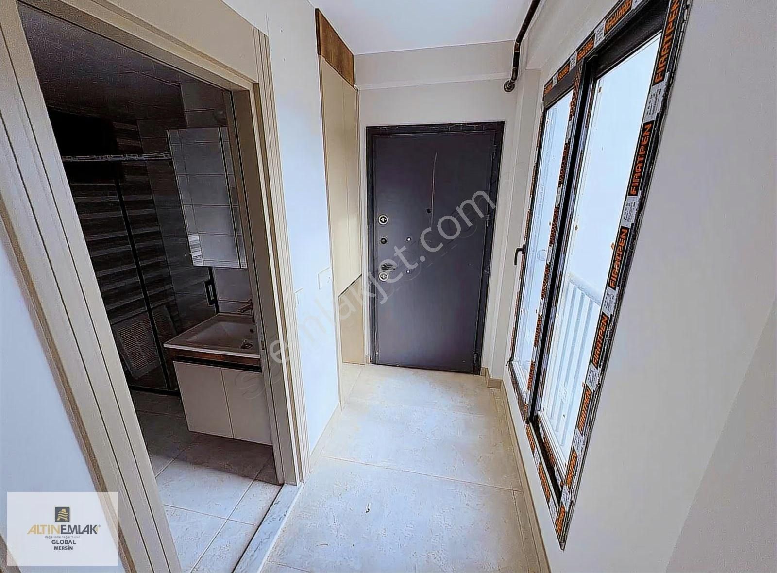 Altın Emlak'tn Futbol Sahası Arkası Ferah, Doğalgazlı 1+1 - Görsel 2