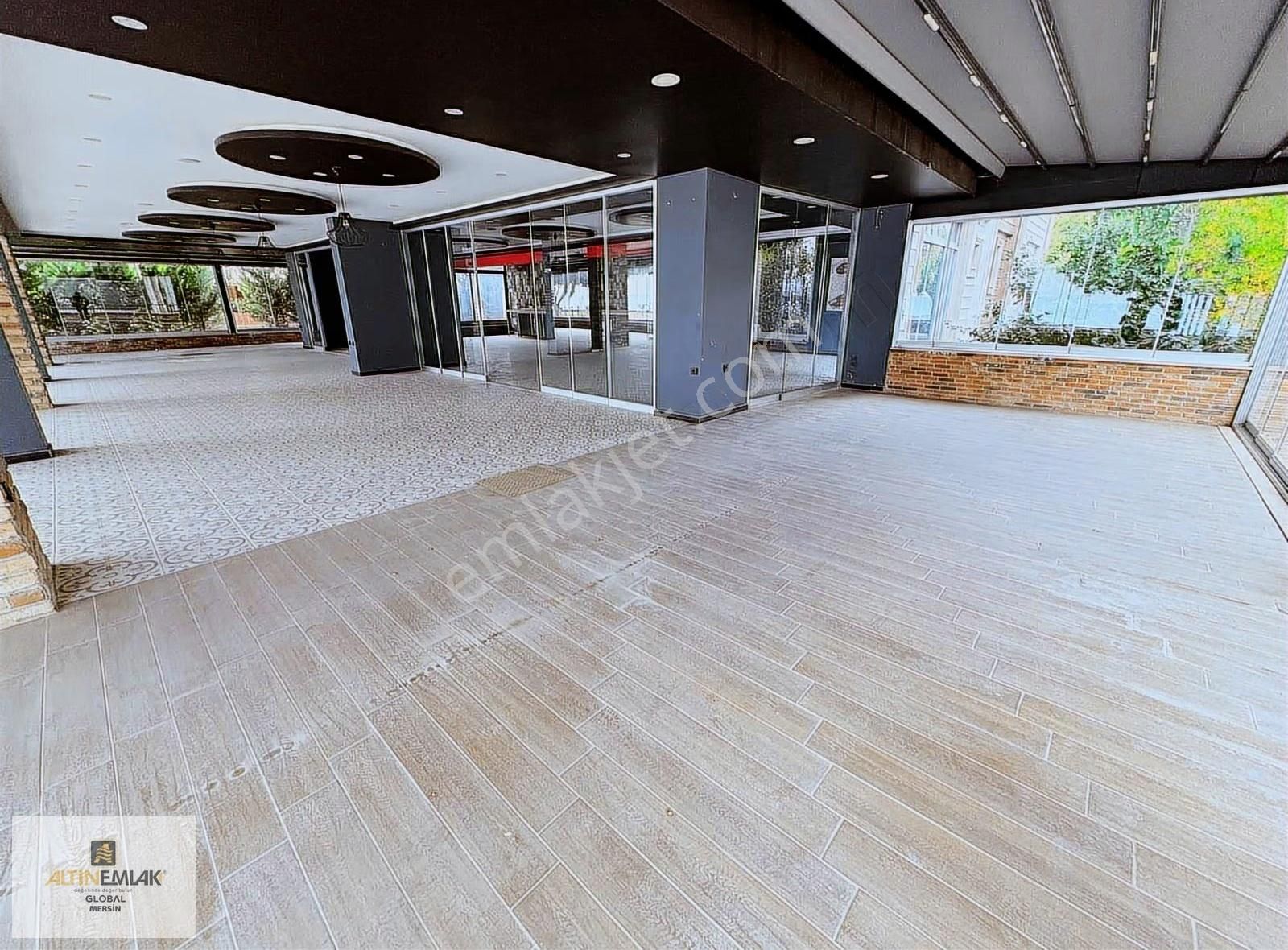 Altın Emlak'tn Sahile Sıfır Kurumsala Kiralık Geniş Dükkan - Görsel 3