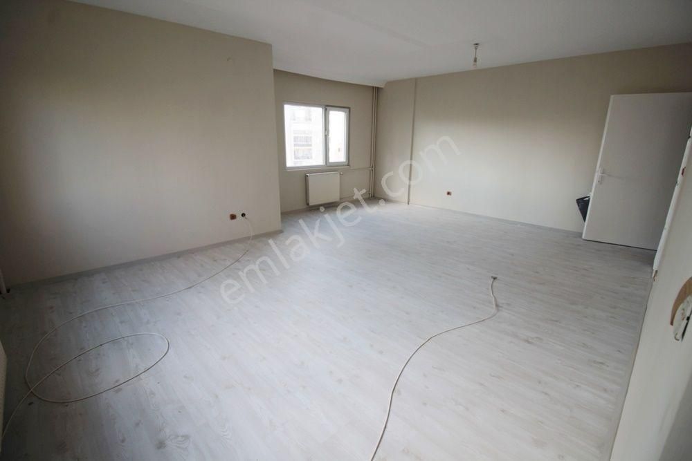 Çorlu Emlak Konutları | B Tipi Blok | Kiracılı | 135 M² 3+1 Satılık Daire - Görsel 12