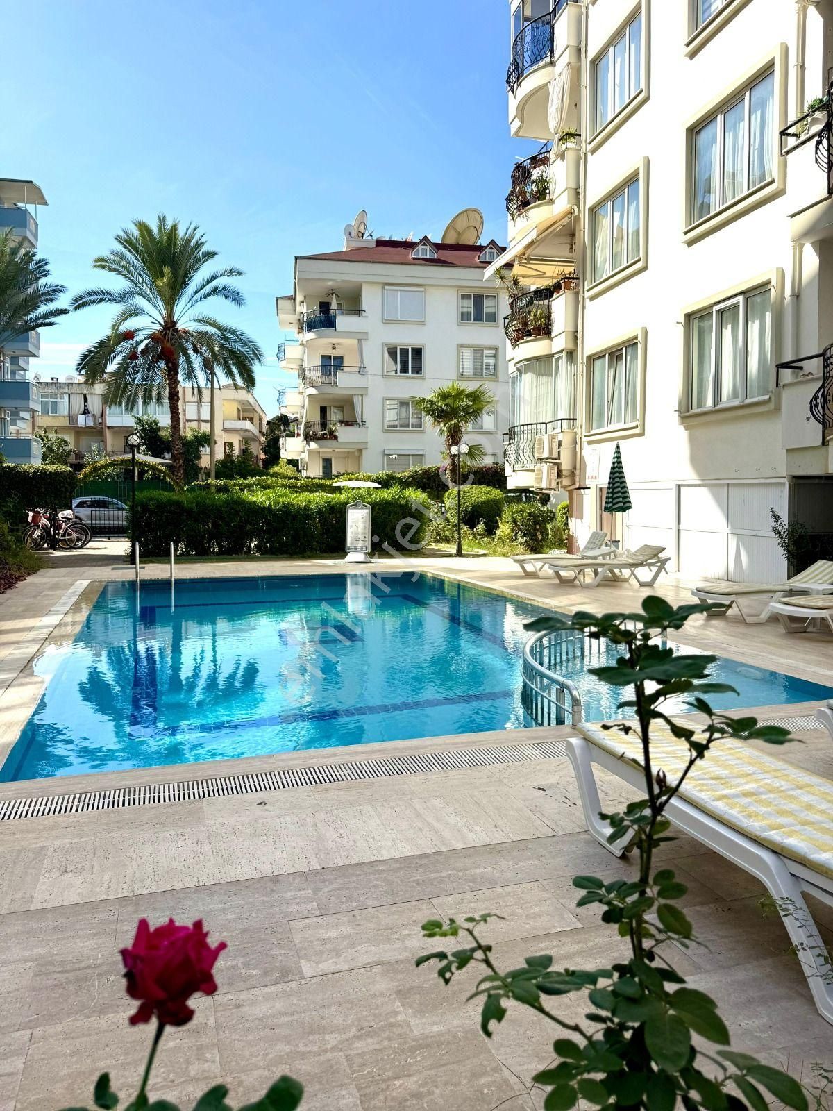 Alanya Güllerpınarı Mahallesi 2+1 Eşyalı Daire