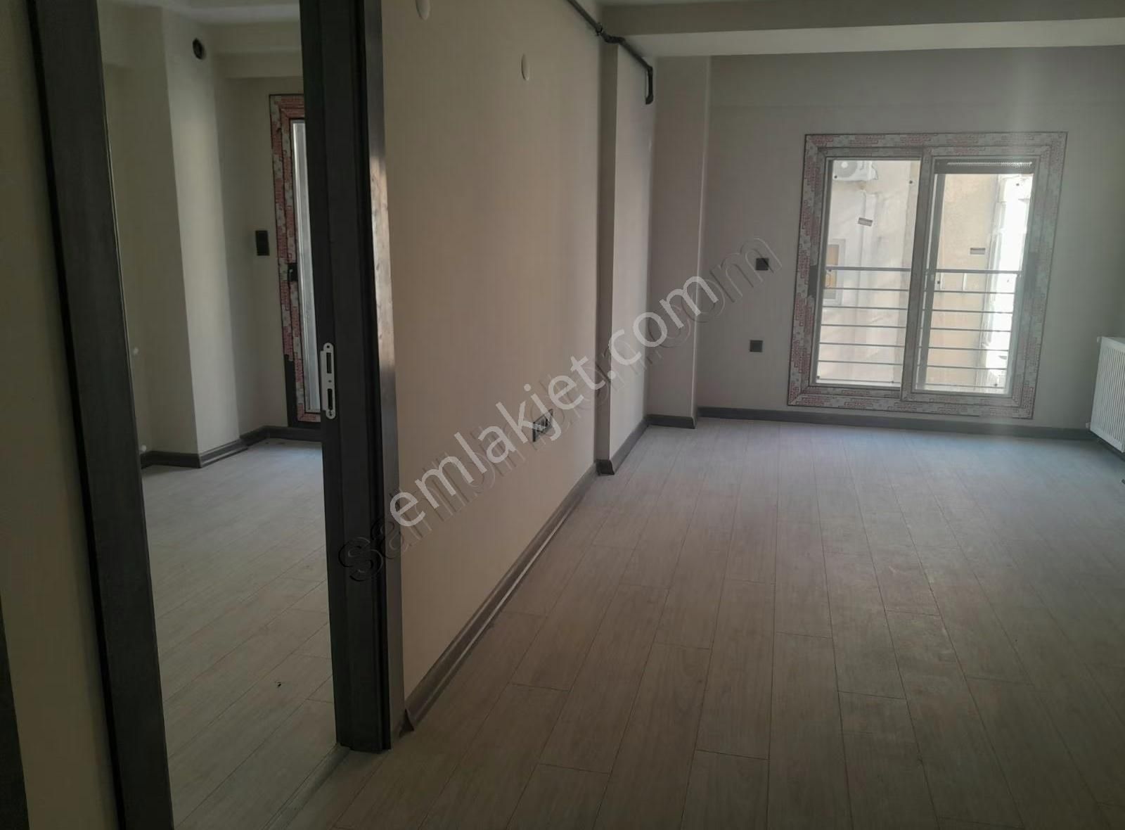 Girne Caddesineden Girişli - Görsel 15