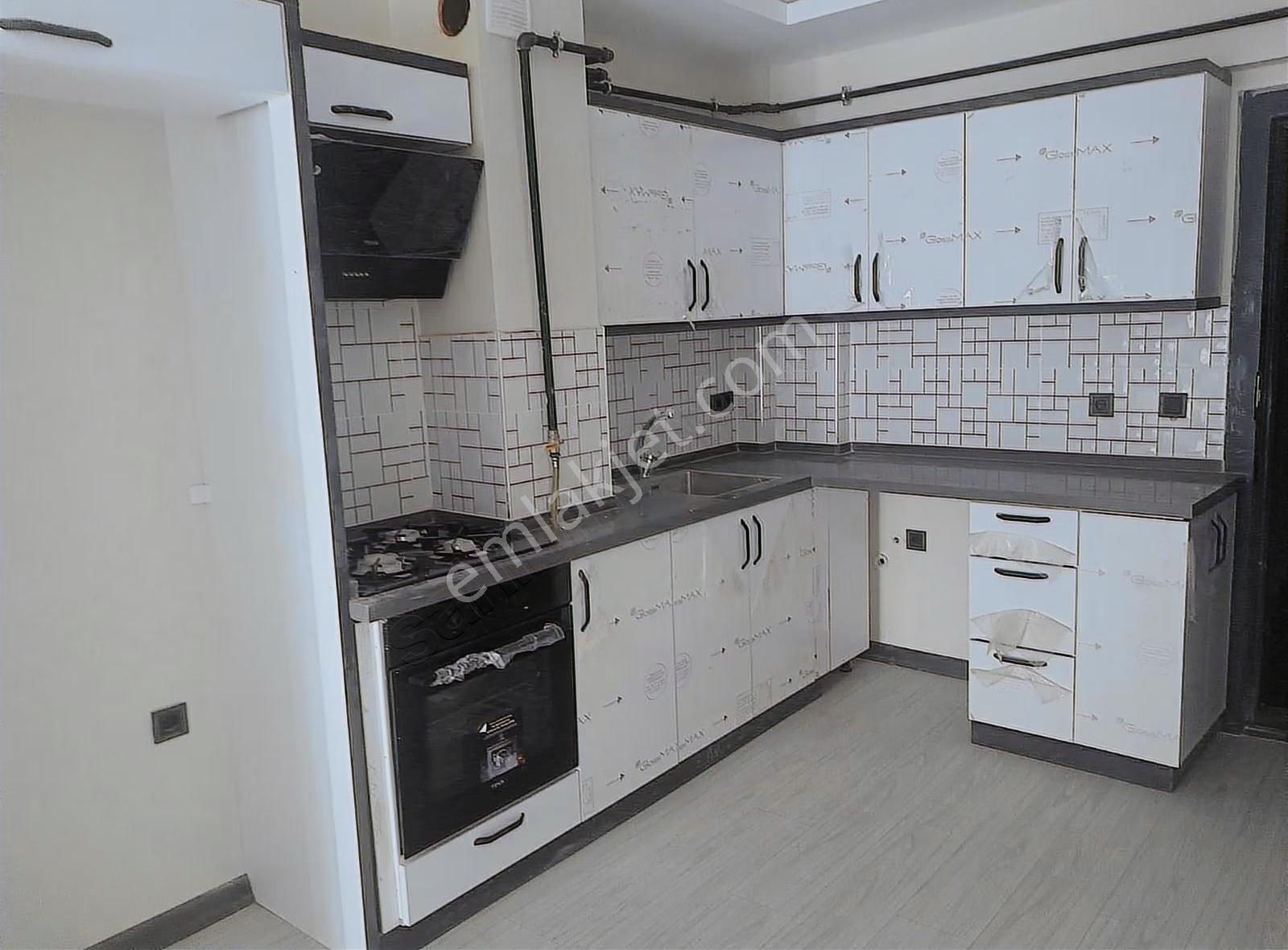 Girne Caddesineden Girişli - Görsel 13