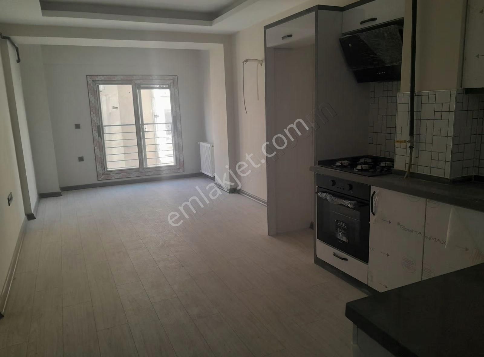 Girne Caddesineden Girişli - Görsel 16