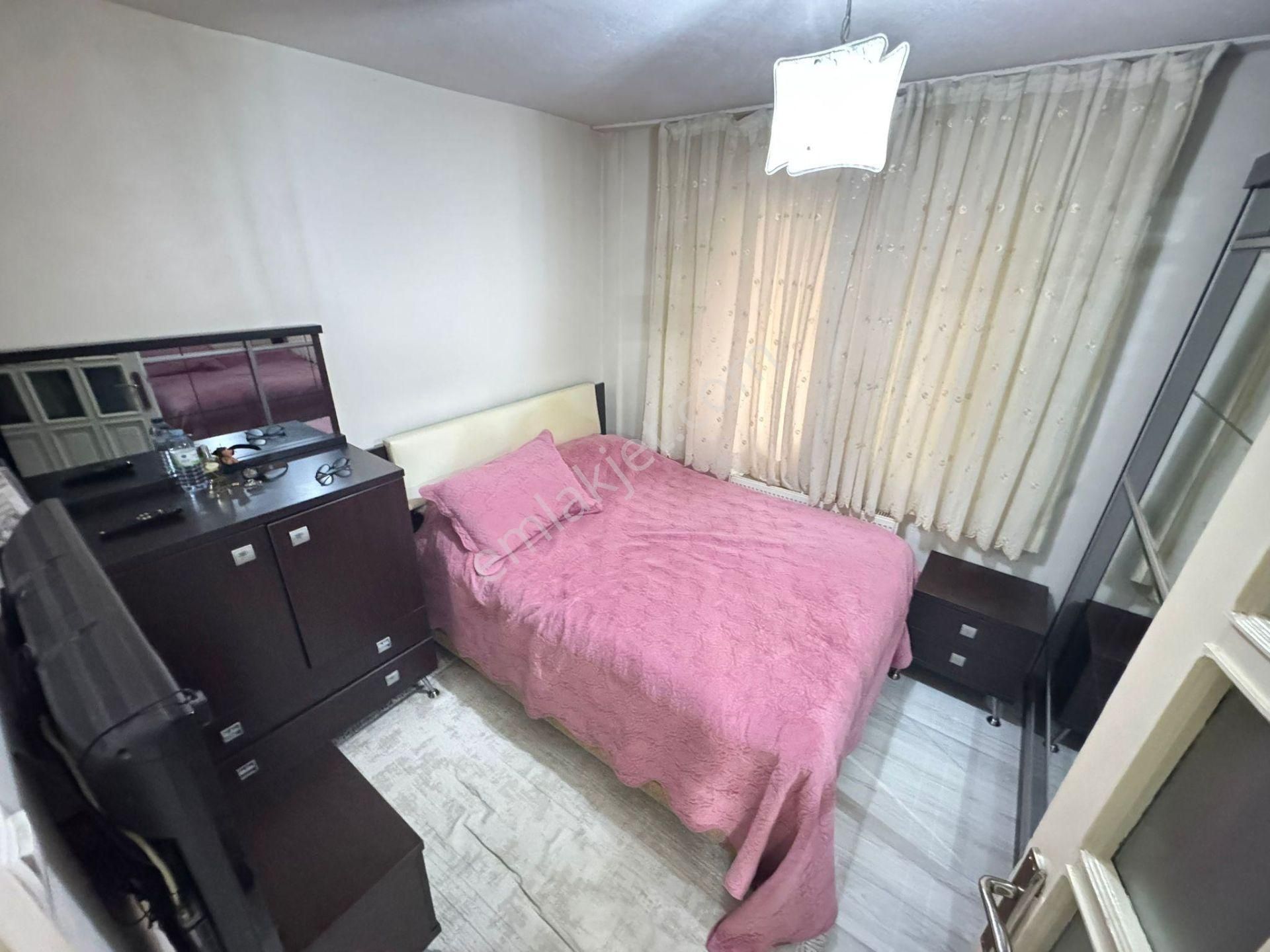 Yunus Emre Cad. Yakını Öney Sokak'da Giriş Kat Ön Cephe 2+1 - Görsel 13