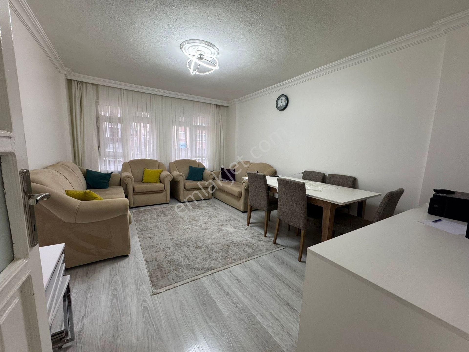 Yunus Emre Cad. Yakını Öney Sokak'da Giriş Kat Ön Cephe 2+1 - Görsel 2