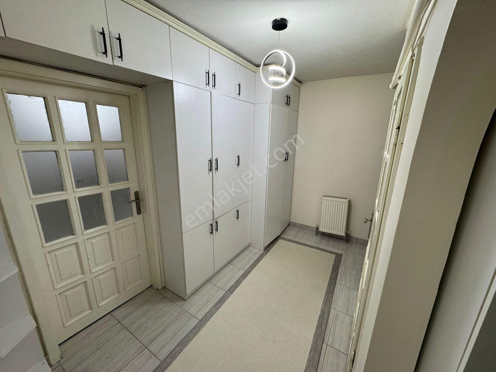 Yunus Emre Cad. Yakını Öney Sokak'da Giriş Kat Ön Cephe 2+1 - Görsel 9