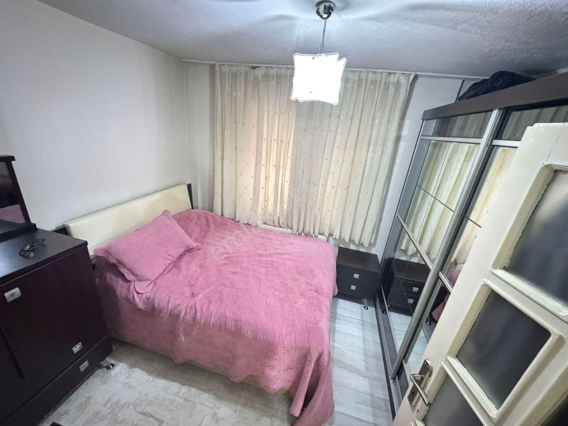 Yunus Emre Cad. Yakını Öney Sokak'da Giriş Kat Ön Cephe 2+1 - Görsel 12