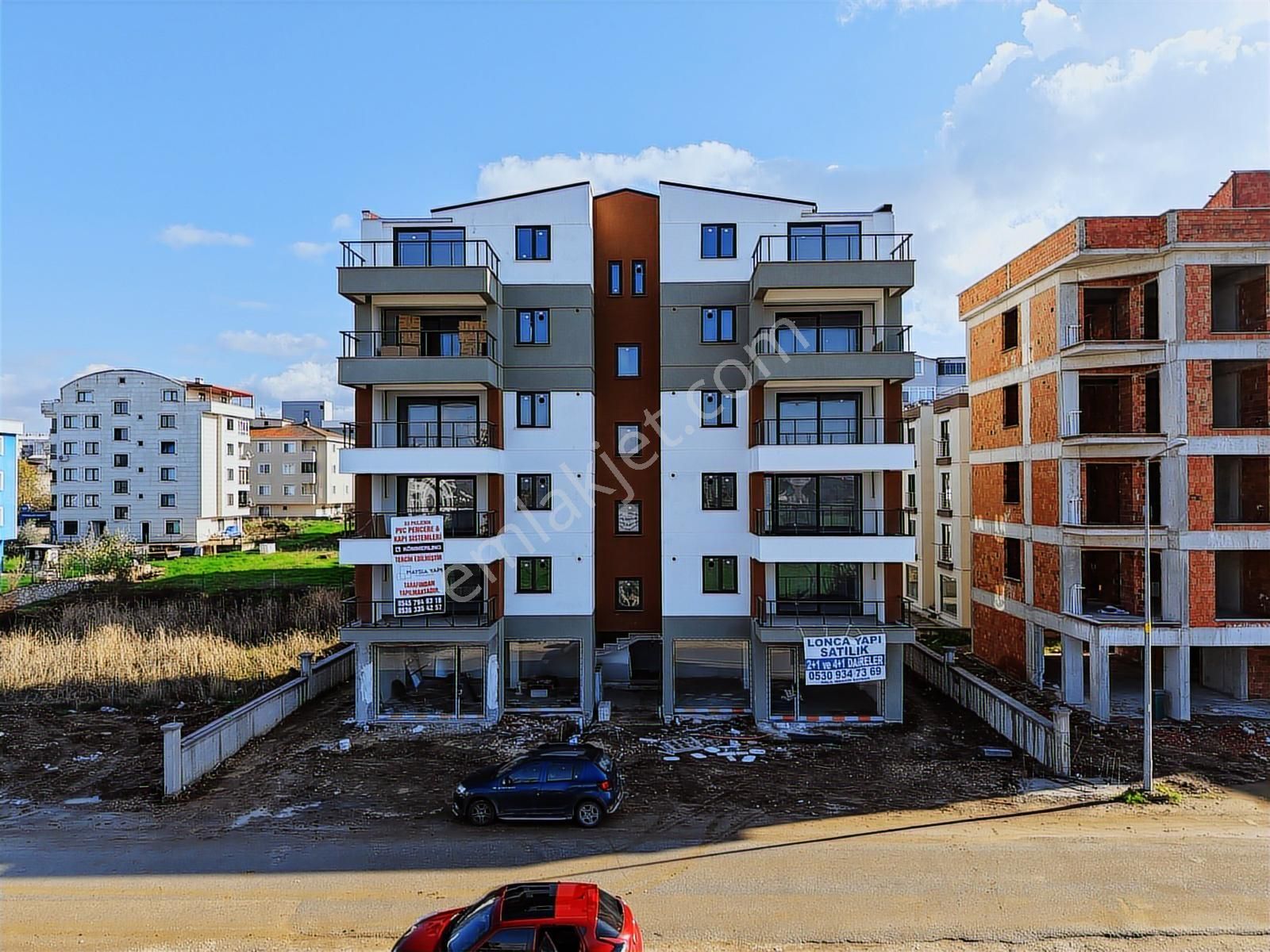 Akçalarda Satılık 2+1 Arakat Asansörlü