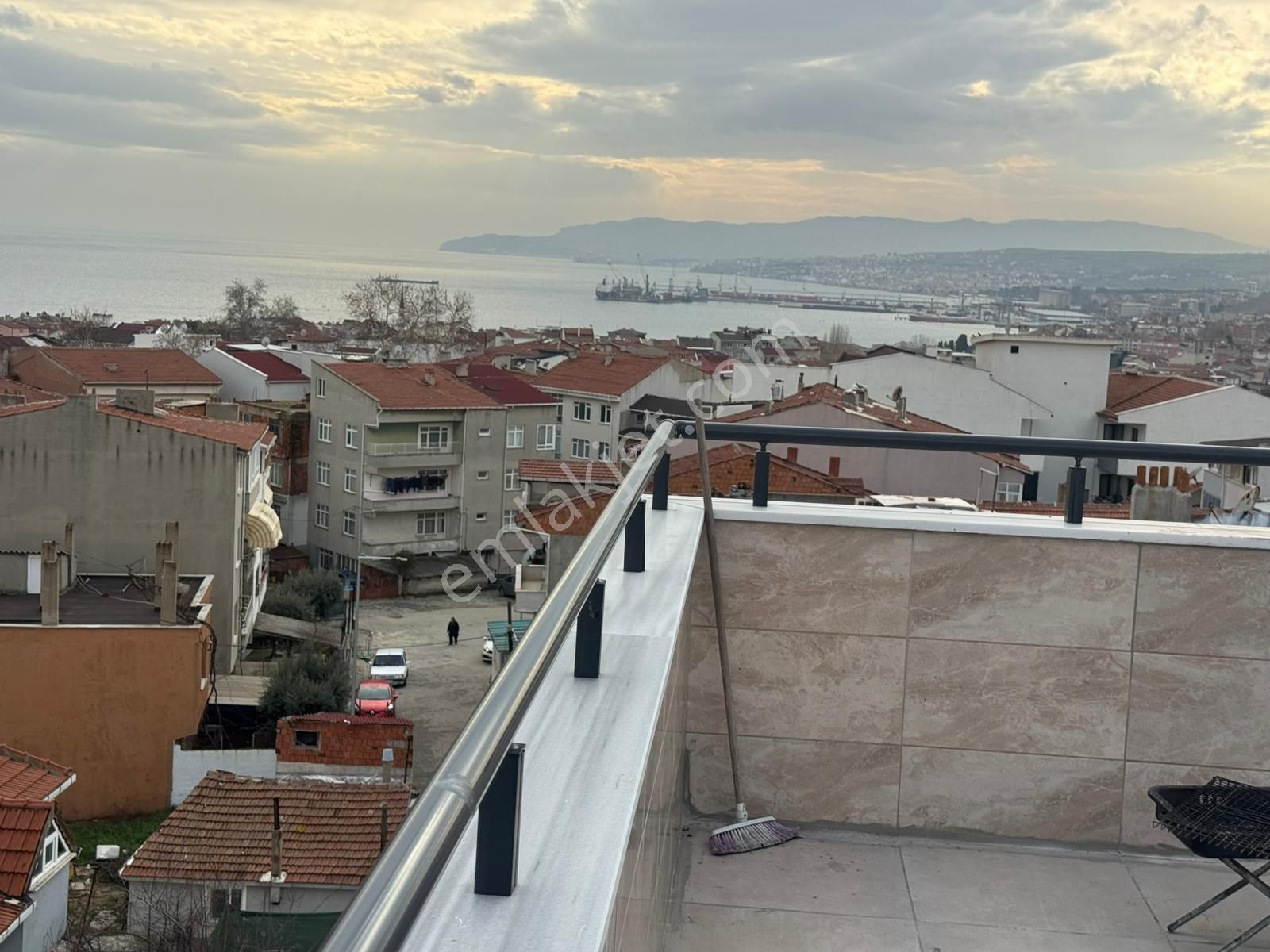 Ak Auto Gayrimenkul'dan Satılık Çiftlikönü Mahallesi 3+1 Dubleks Daire