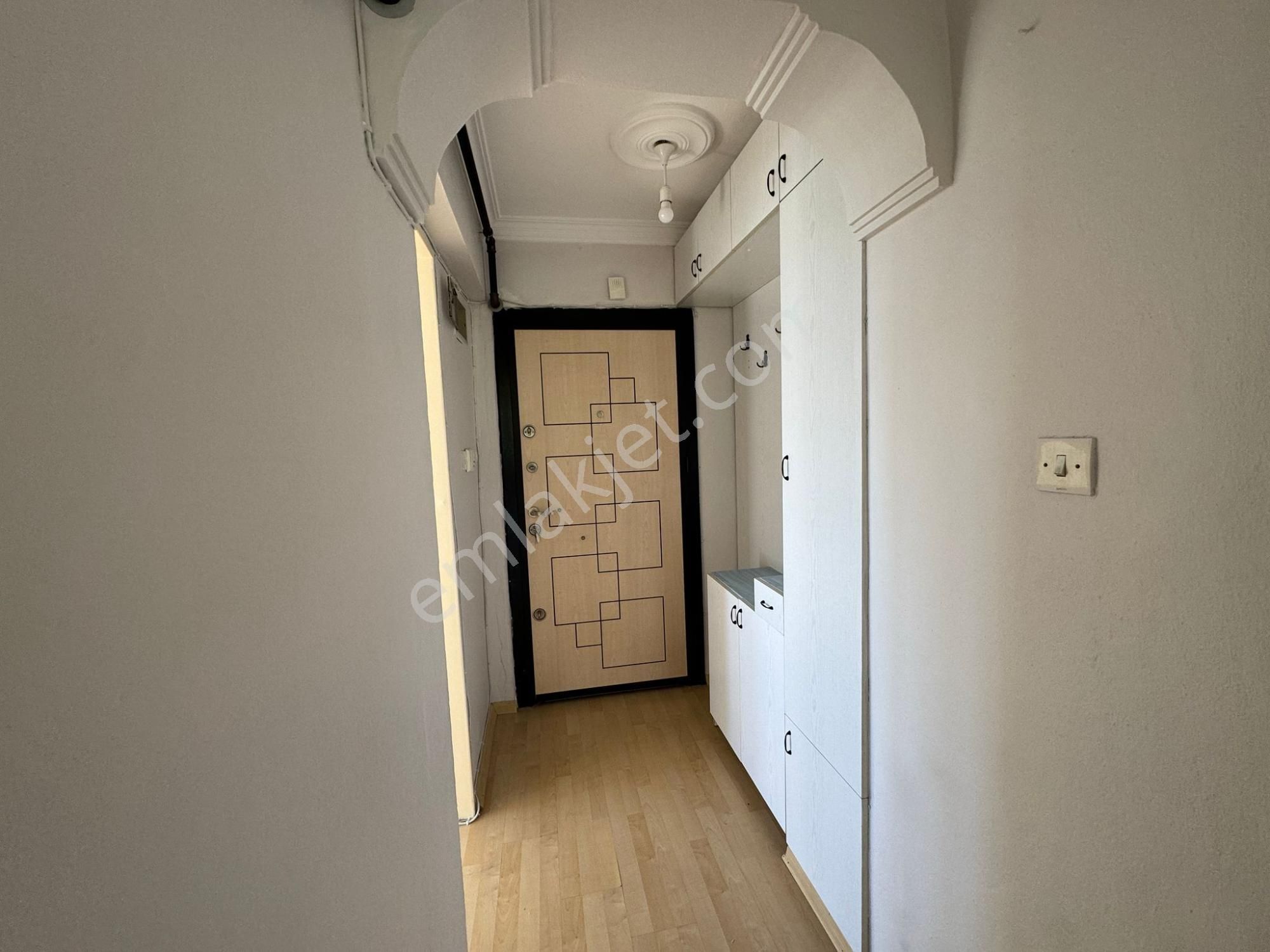 Çiğli Evka-5'te Kiralık Site İçerisinde 2+1 Daire - Görsel 5