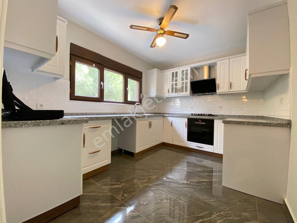 ꧁akçay Ay Emlak'tan꧂çamlıbel'de Deniz Ve Dağ Manzaralı Havuzlu Satılık 6+1 Tam Bağımsız Taş Villa - Görsel 5