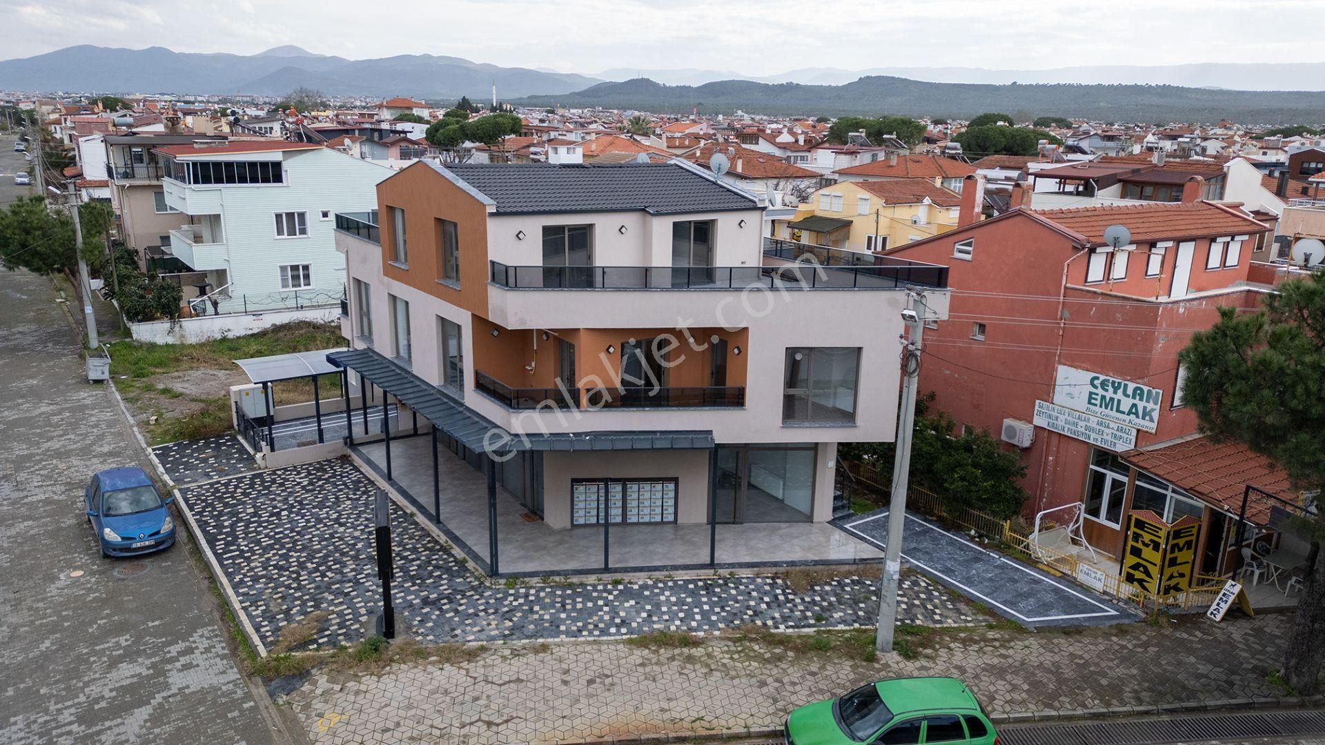 Burhaniye Öğretmenler Mahallesinde Ana Cadde Üzeri Satılık 90 M2 Dükkan - Görsel 3