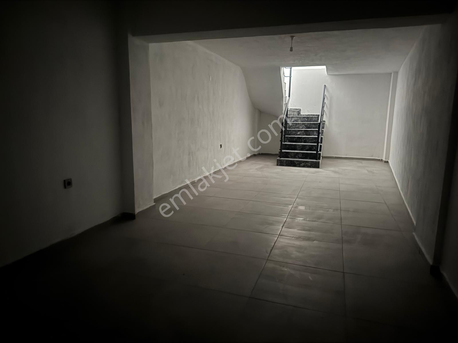 Burhaniye Öğretmenler Mahallesinde Ana Cadde Üzeri Satılık 90 M2 Dükkan - Görsel 15