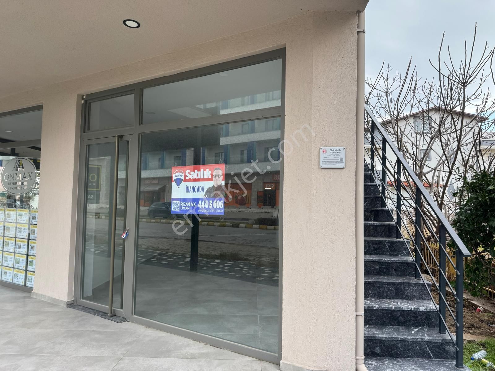 Burhaniye Öğretmenler Mahallesinde Ana Cadde Üzeri Satılık 90 M2 Dükkan - Görsel 2